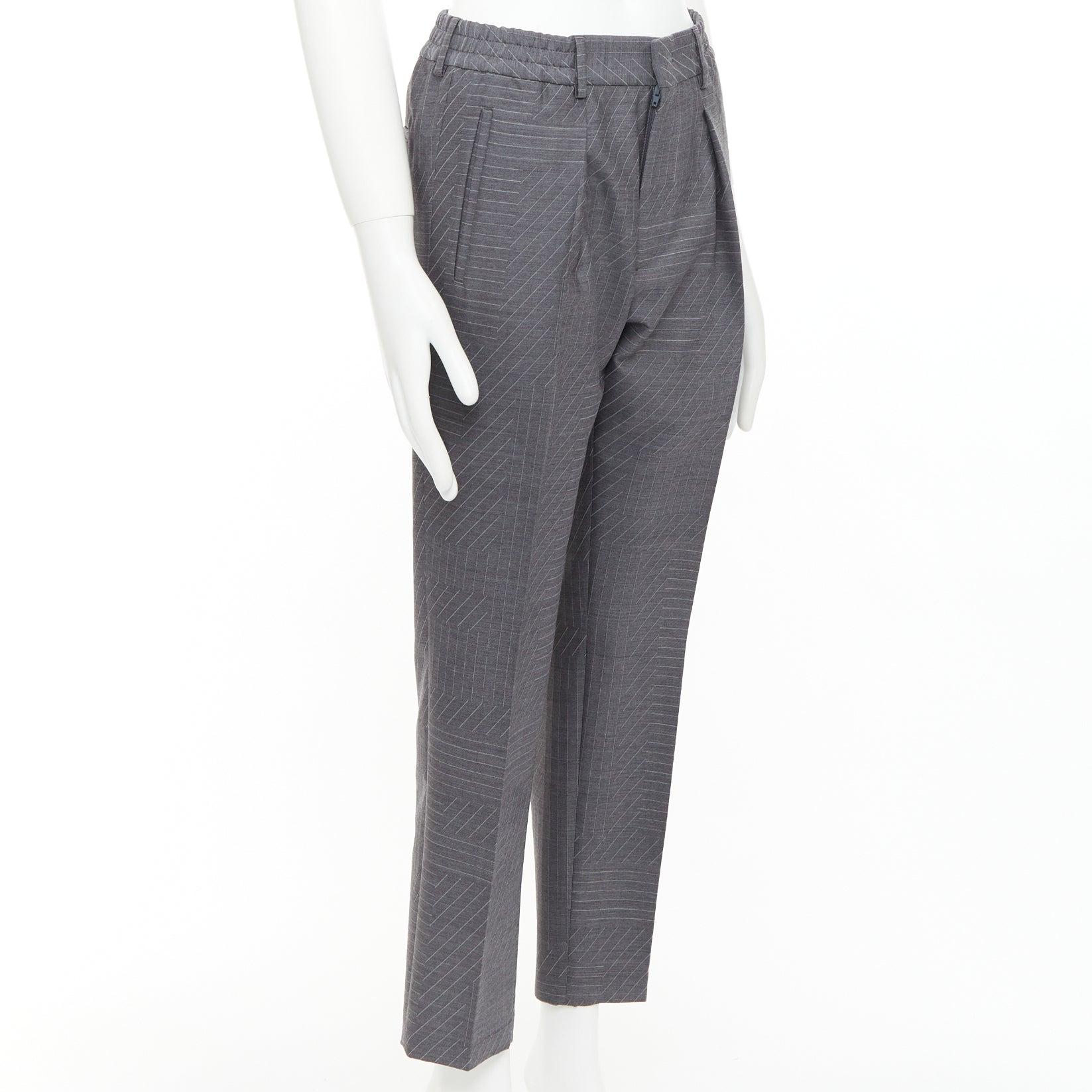 Gris FENDI 100% laine grise rayures contrastées pantalon cropped à plis sur le devant IT44 XS en vente