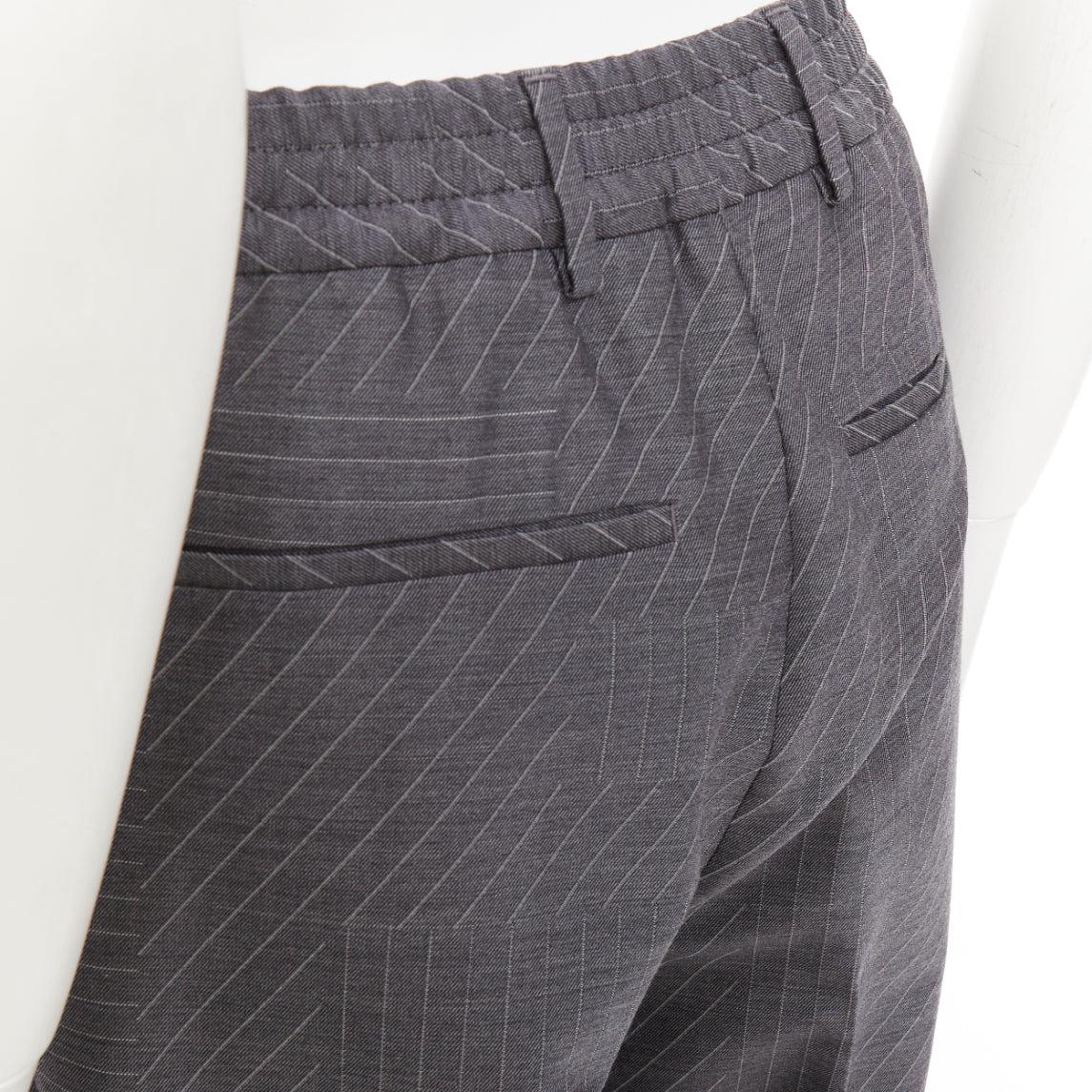 FENDI 100% laine grise rayures contrastées pantalon cropped à plis sur le devant IT44 XS en vente 2