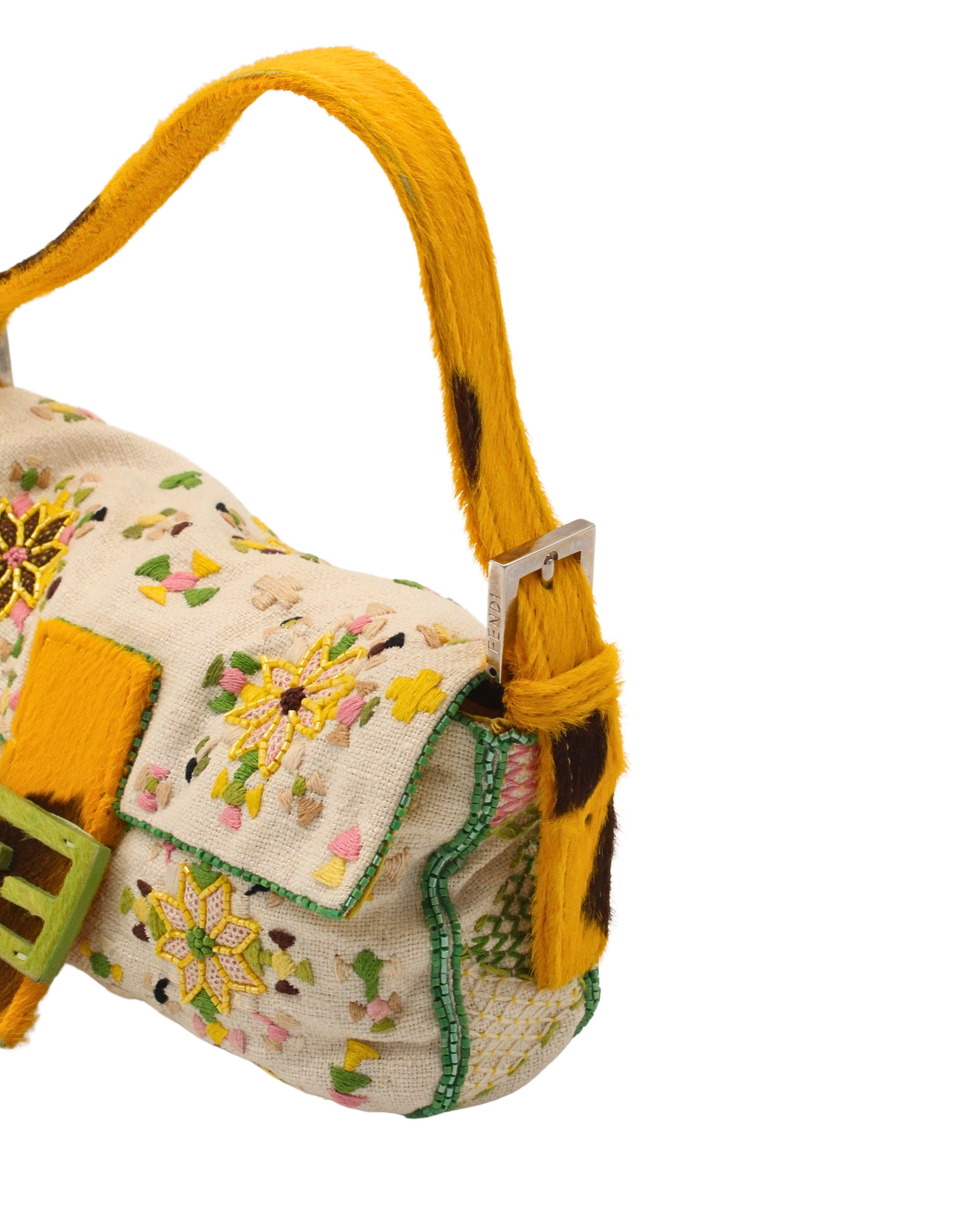 Fendi 1990 - Sac baguette avec logo et garniture en poils de poney perlés et brodés en vente 5