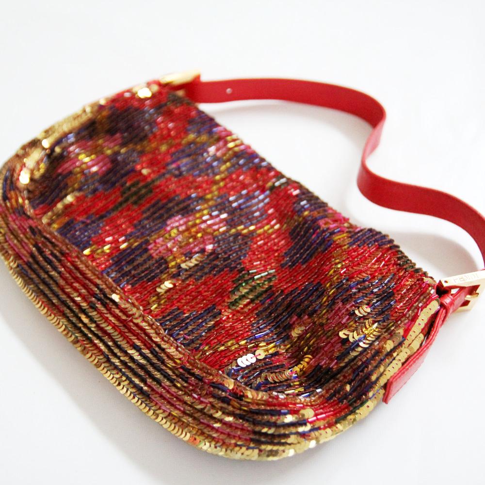 FENDI 2000s Baguette Flap Bag Clutch With Gold Red Purple Reversible Sequin  In Excellent Condition In Arnsberg, NW