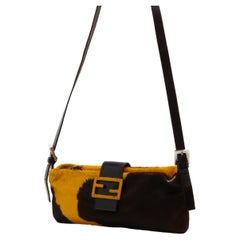 Fendi 2000s Sac croisé en cuir de veau imprimé vachette jaune et marron