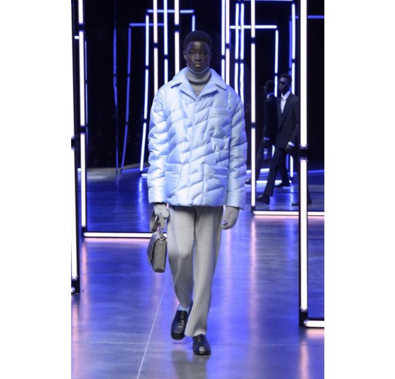 FENDI 2021 Veste réversible 100% soie noire blanche avec logo IT48 M en vente 7