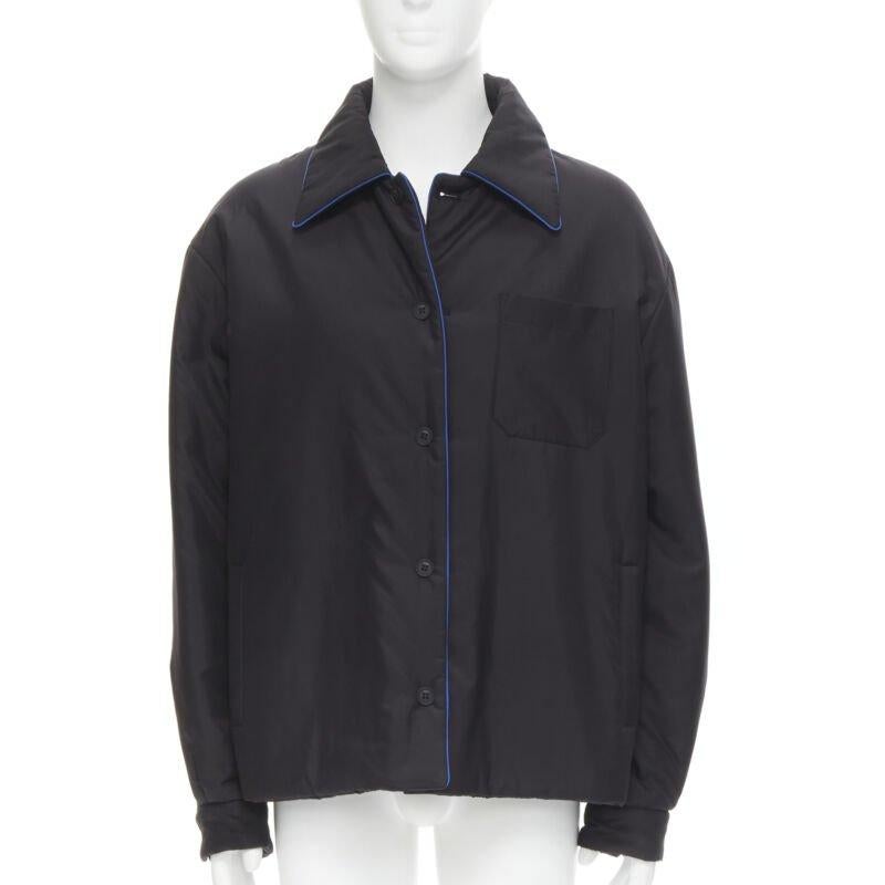 Fendi 2021 Giacca reversibile 100% seta nera bianca con logo pad IT52 XL
Riferimento: TGAS/C00743
Marchio: Fendi
Model: FW1061 AGZ2 F0QA1
Materiale: 100% seta
Colore: Nero, Bianco
Modello: Tinta unita
Chiusura: bottone
Fodera:  Seta
Dettagli extra: