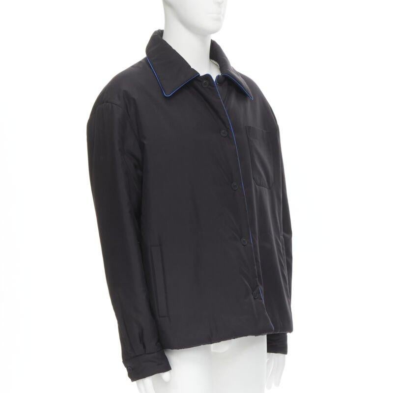 Grigio Fendi 2021 Giacca reversibile 100% seta nera bianca con logo pad IT52 XL in vendita