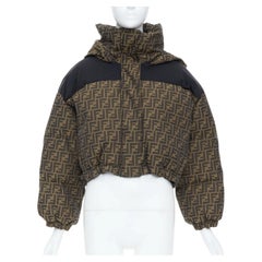 FENDI 2021 Zucca, braun-schwarz, FF-Monogramm-Canvas, kurze Daunenjacke, IT38, XS