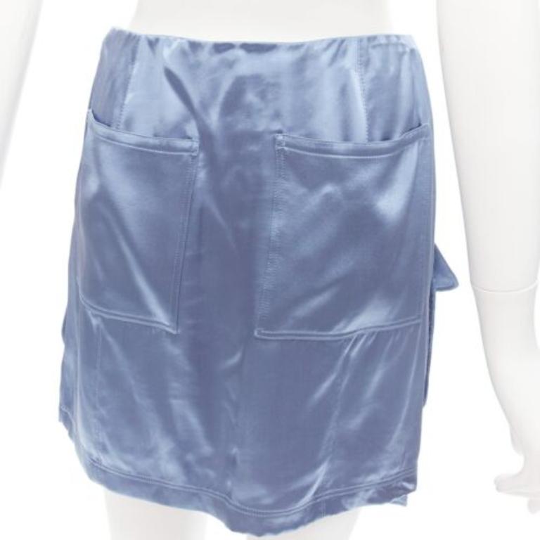 FENDI 2023 Runway Sacuette bleu satin FF à boucle de poche cargo IT38 XS en vente 2