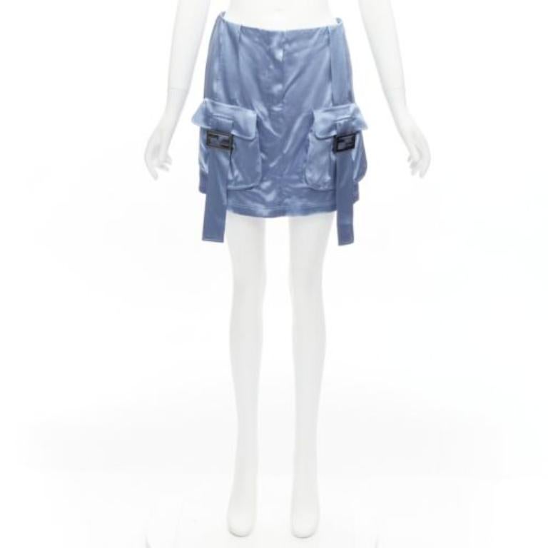 FENDI 2023 Runway Sacuette bleu satin FF à boucle de poche cargo IT38 XS en vente 4
