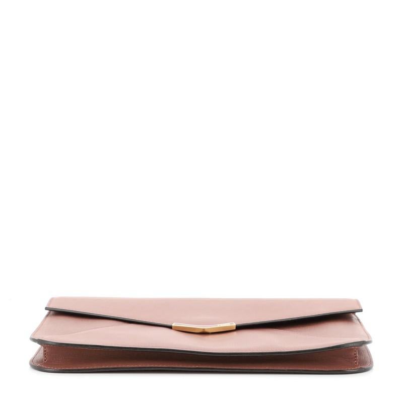Fendi 2Jours Clutch aus Leder Groß im Zustand „Gut“ in NY, NY
