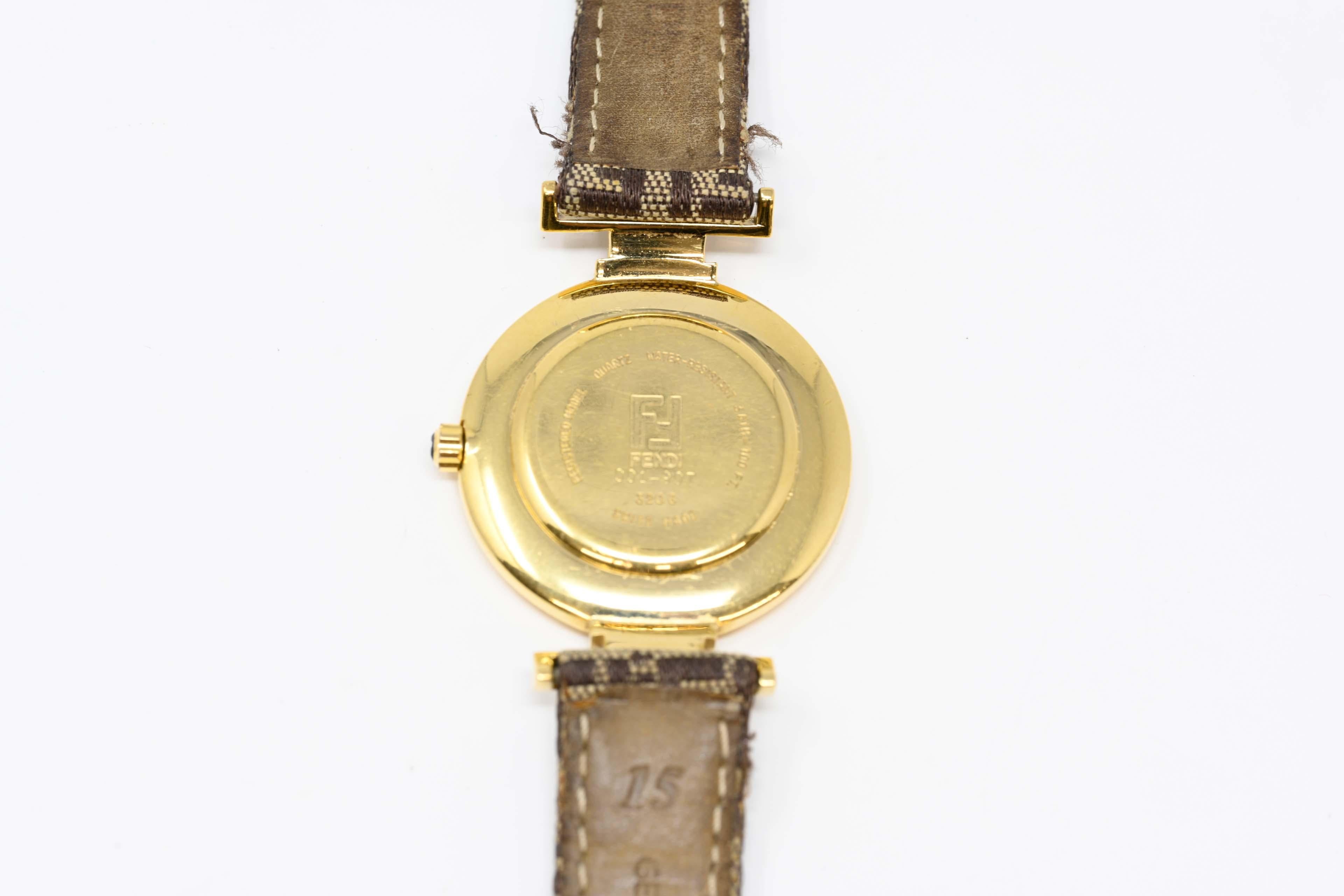 Fendi 320G Damenuhr mit Monogramm-Zifferblatt/Armband 1