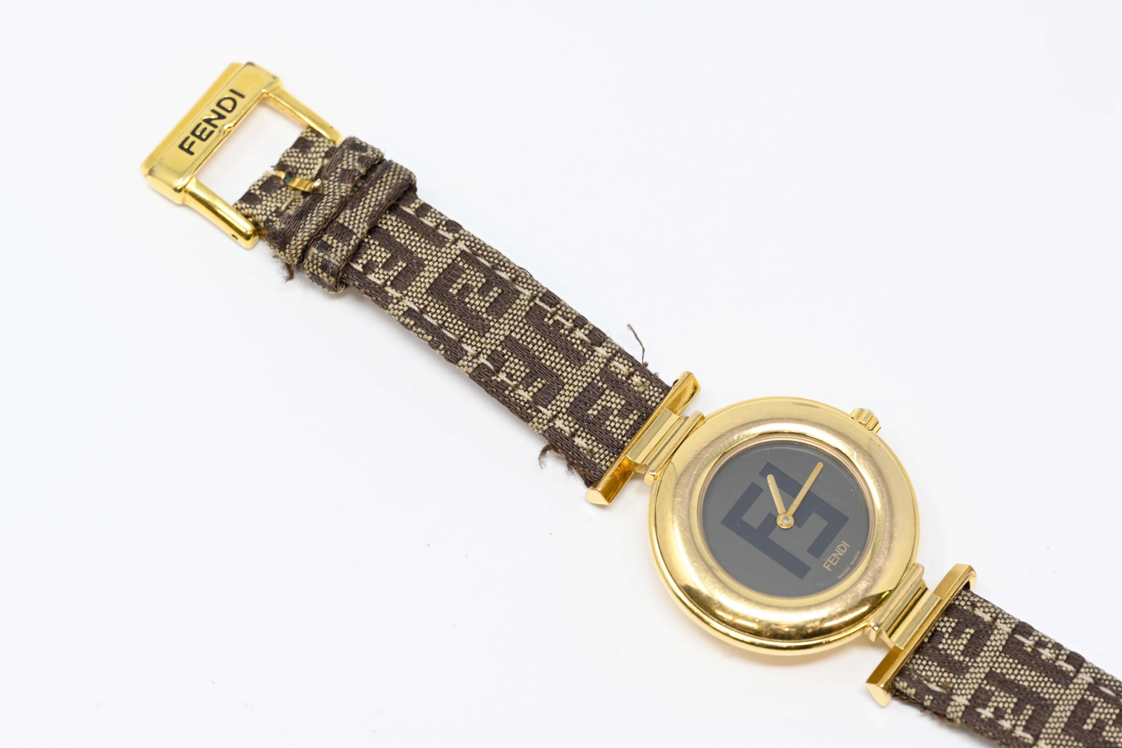 Fendi 320G Damenuhr mit Monogramm-Zifferblatt/Armband 3