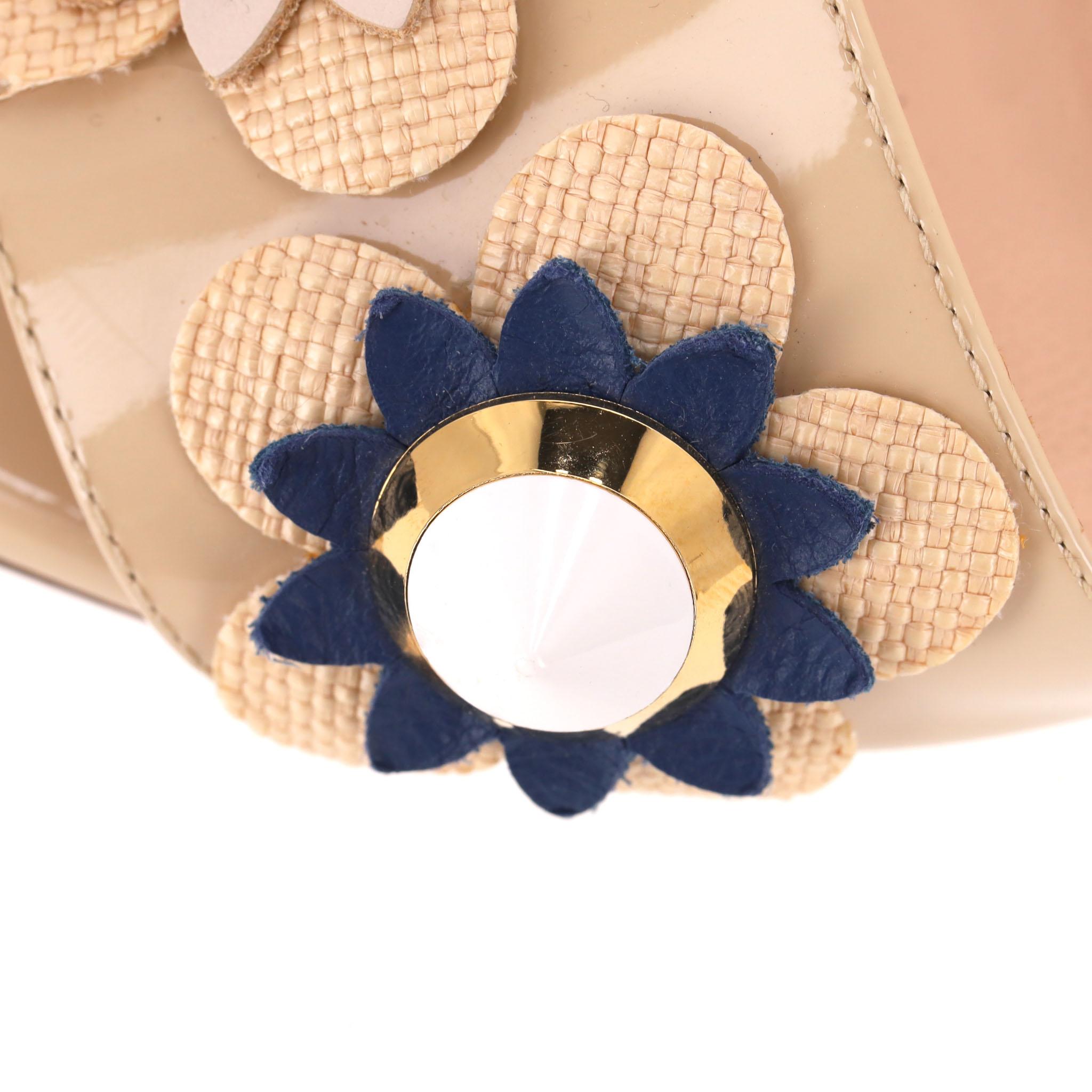 Fendi 3D Flowerland Pantoletten aus Lackleder mit Absatz im Angebot 5