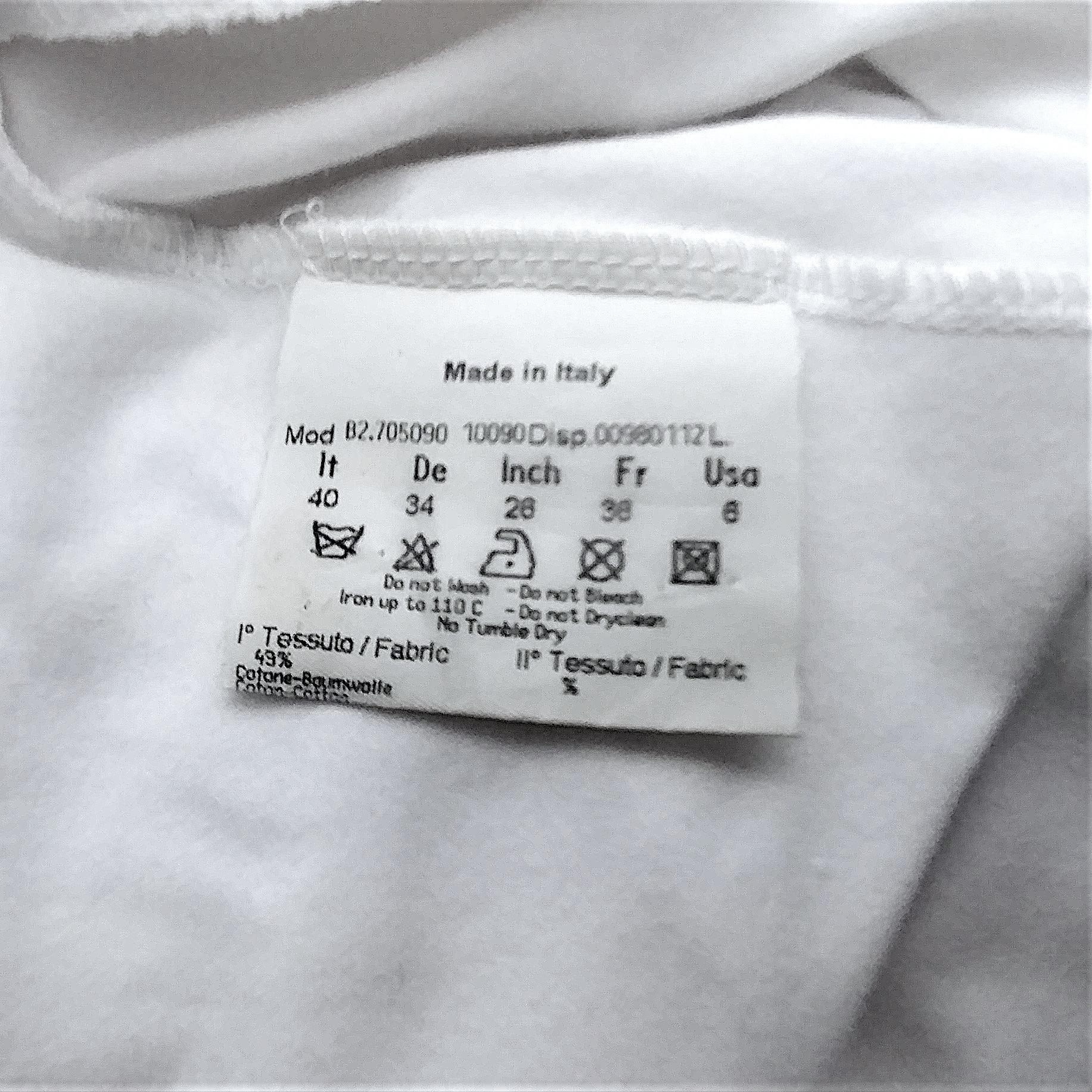 FENDI - T-shirt en coton blanc avec épaules brodées, années 90  Taille 4US 36EU en vente 1