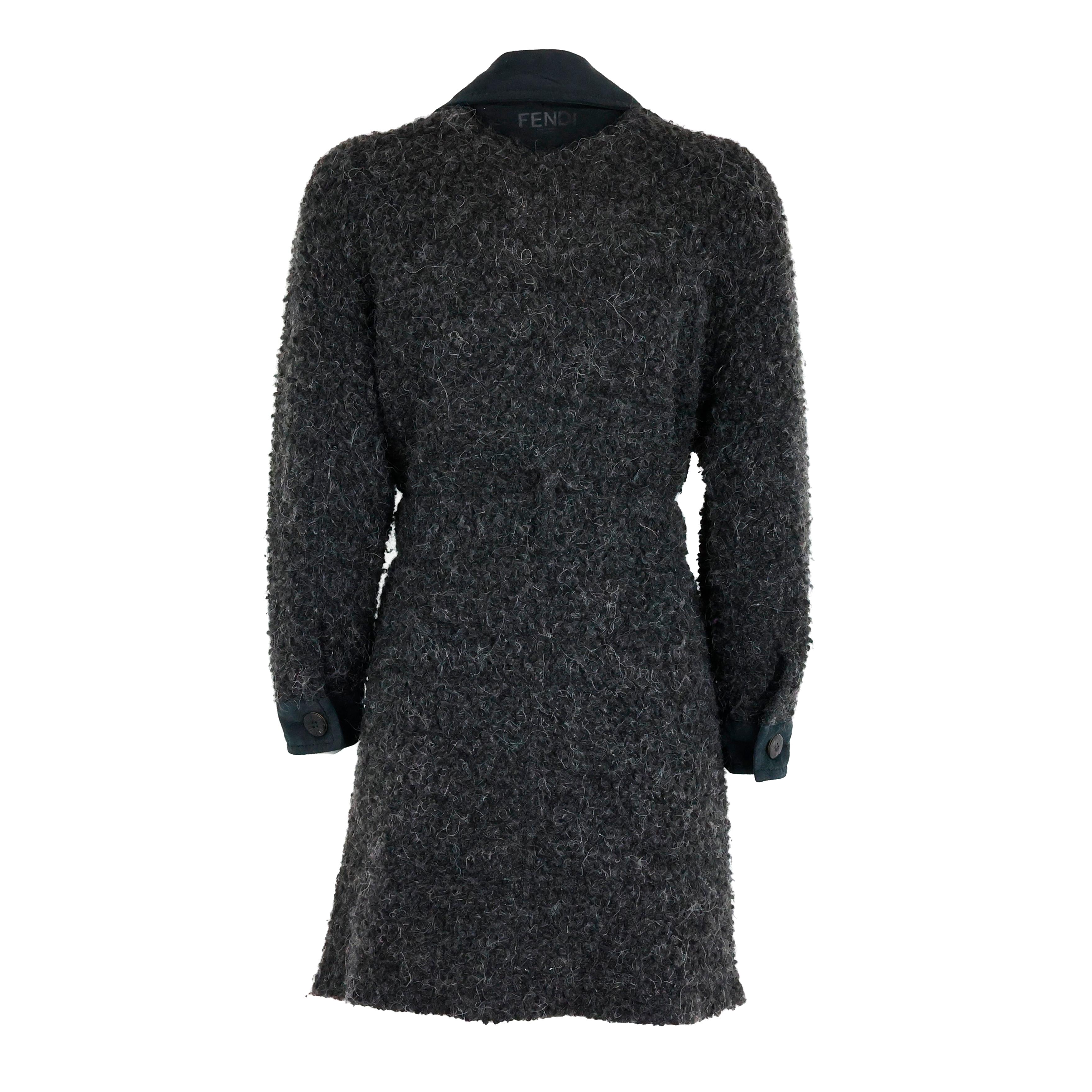 Fendi coat, color anthracite, size 38 IT.

Condition:
Really good.