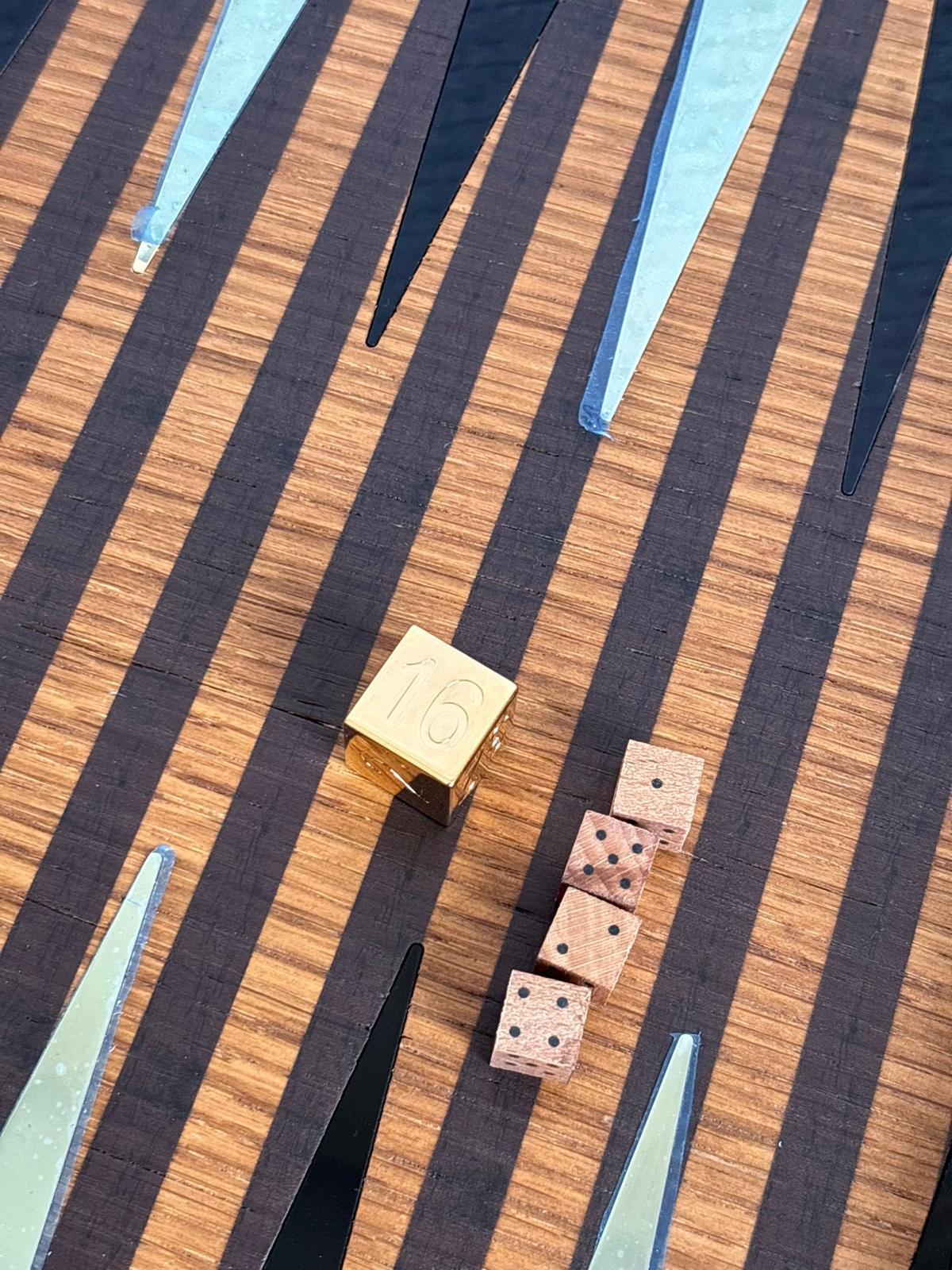 Set da gioco Backgammon di Fendi in vendita 8