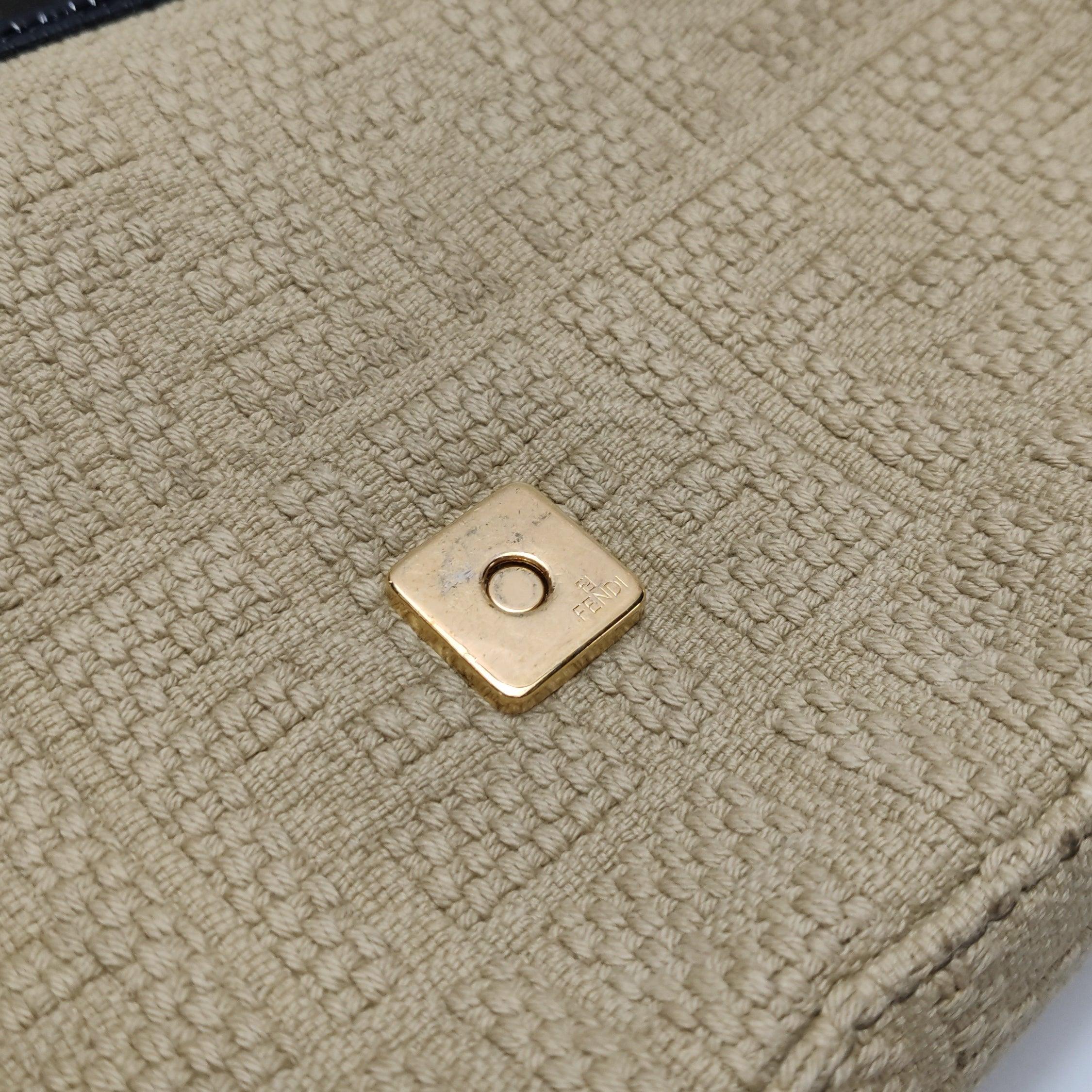 Fendi Baguette 1997 Beige Canvas Zucca Embossed with Zucca Interior 6