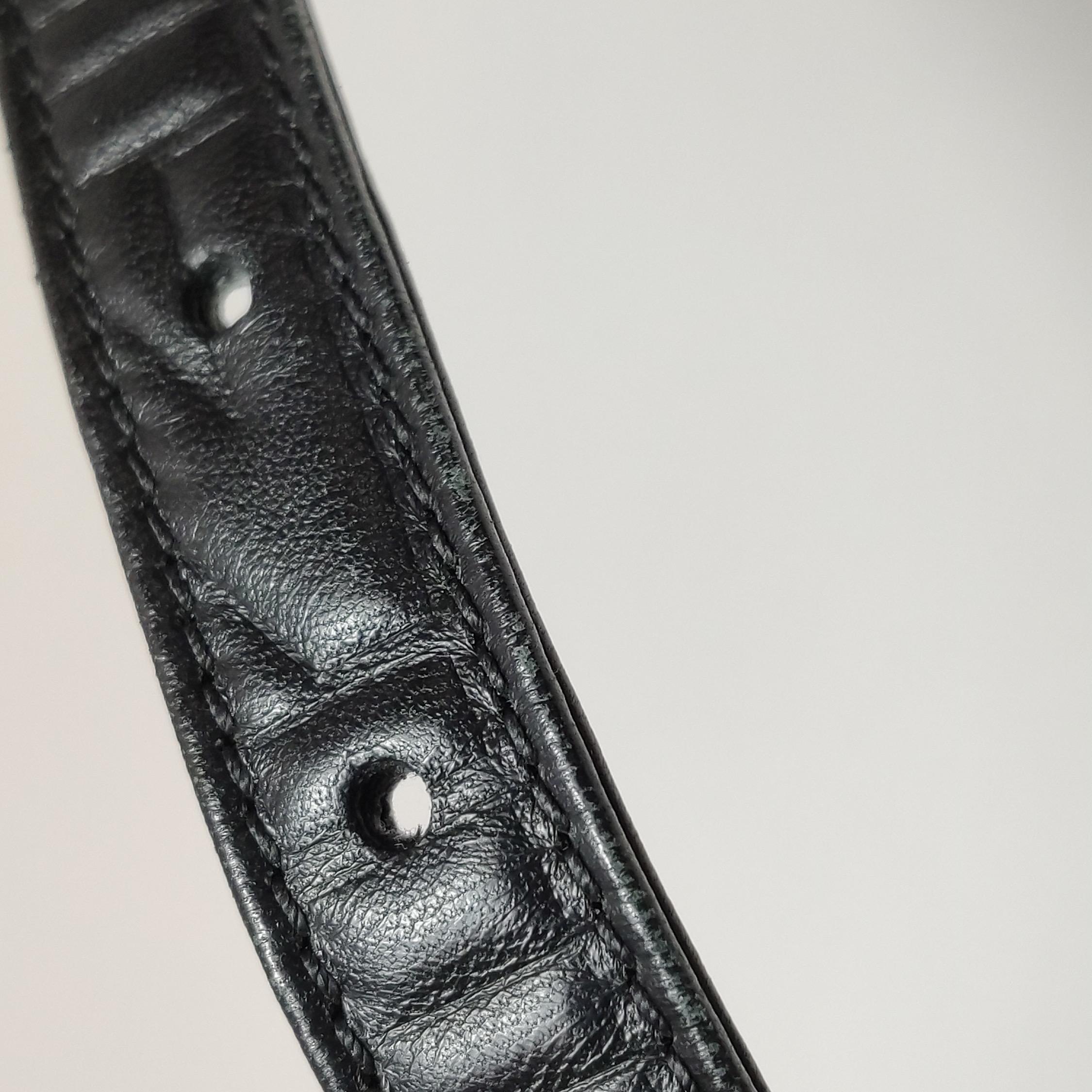 Borsa a tracolla Fendi Baguette 1997 Riedizione 3D in pelle nera goffrata in vendita 6