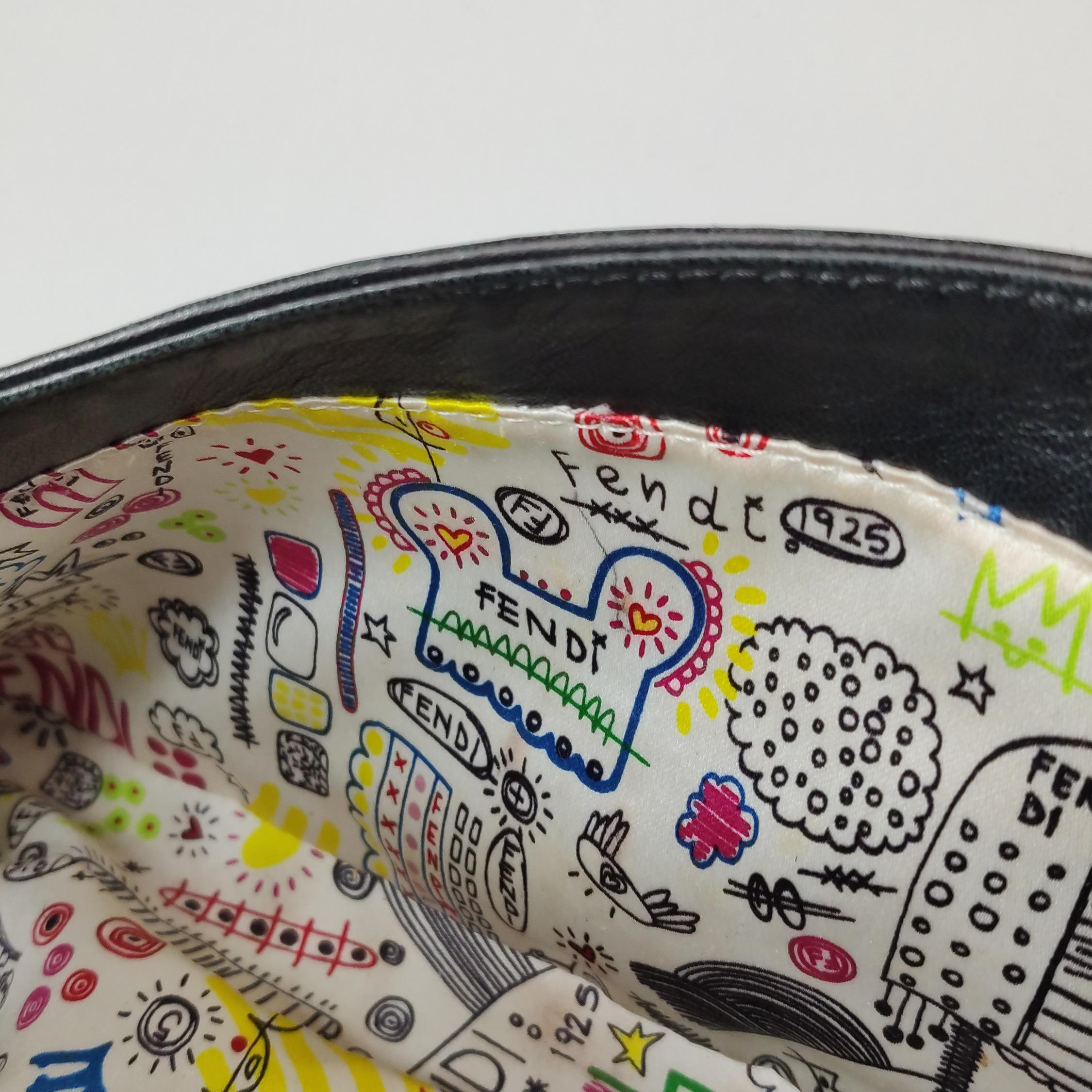 Borsa a tracolla Fendi Baguette 1997 Riedizione 3D in pelle nera goffrata in vendita 2