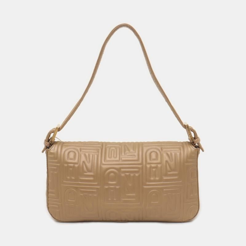 Fendi Baguette 1997 Re-edition 3D Embossed Gold Leather Shoulder bag In Good Condition In AUBERVILLIERS, FR