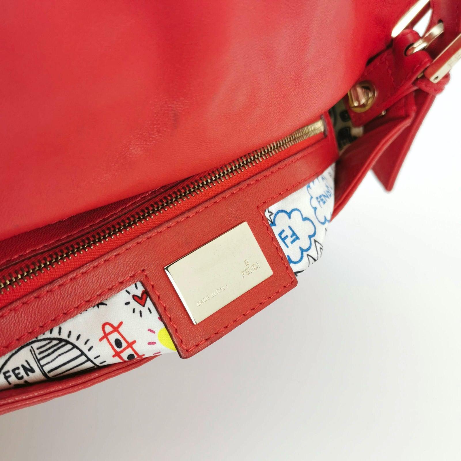 Fendi Baguette 1997 Re-edition 3D Embossed Red Leather Shoulder bag 3