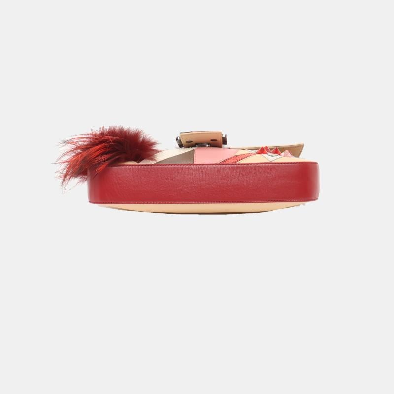 Fendi Baguette 1997 Re-edition Bird Motif Fur Leather Beige Shoulder bag In Good Condition In AUBERVILLIERS, FR