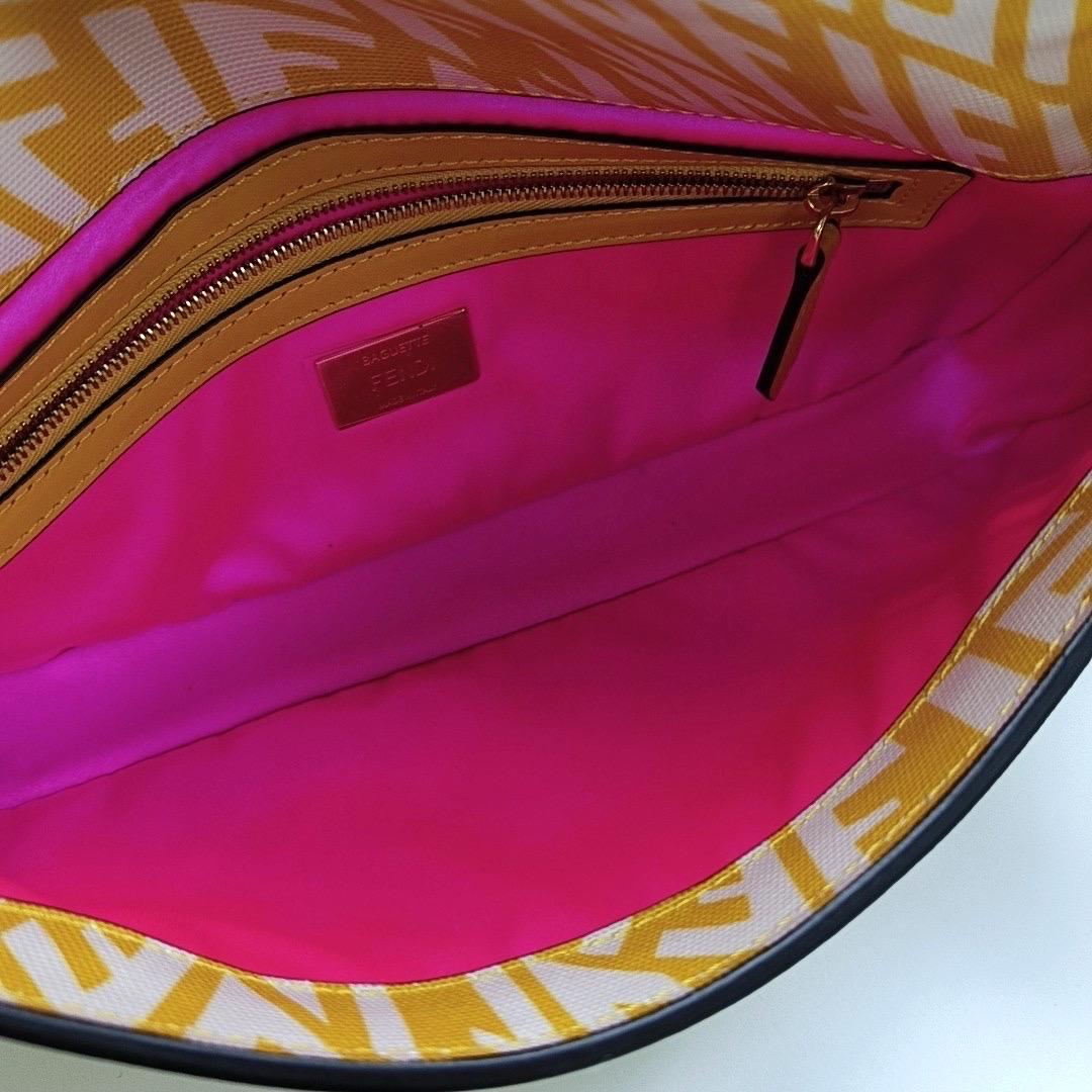 Fendi Baguette 1997 Re-edition Yellow Psychedelic Print Canvas Shoulder Bag en vente 7