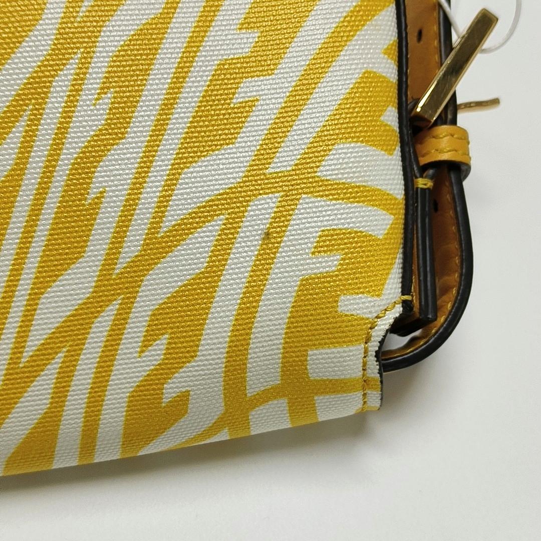 Fendi Baguette 1997 Re-edition Yellow Psychedelic Print Canvas Shoulder Bag en vente 4