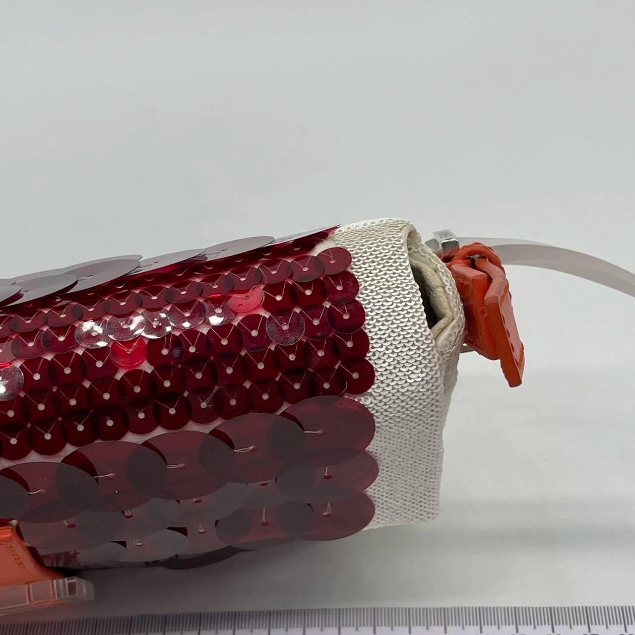 Fendi Baguette 1997 White Blue Red Sequins Orange Satin Lining Shoulder Bag en vente 7