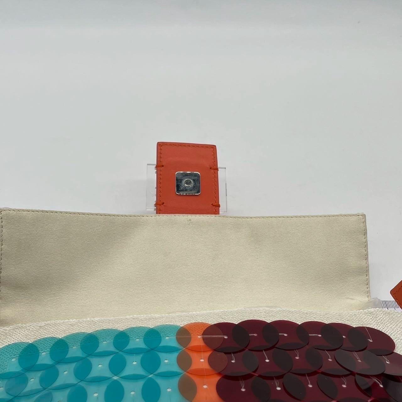 Fendi Baguette 1997 White Blue Red Sequins Orange Satin Lining Shoulder Bag en vente 9