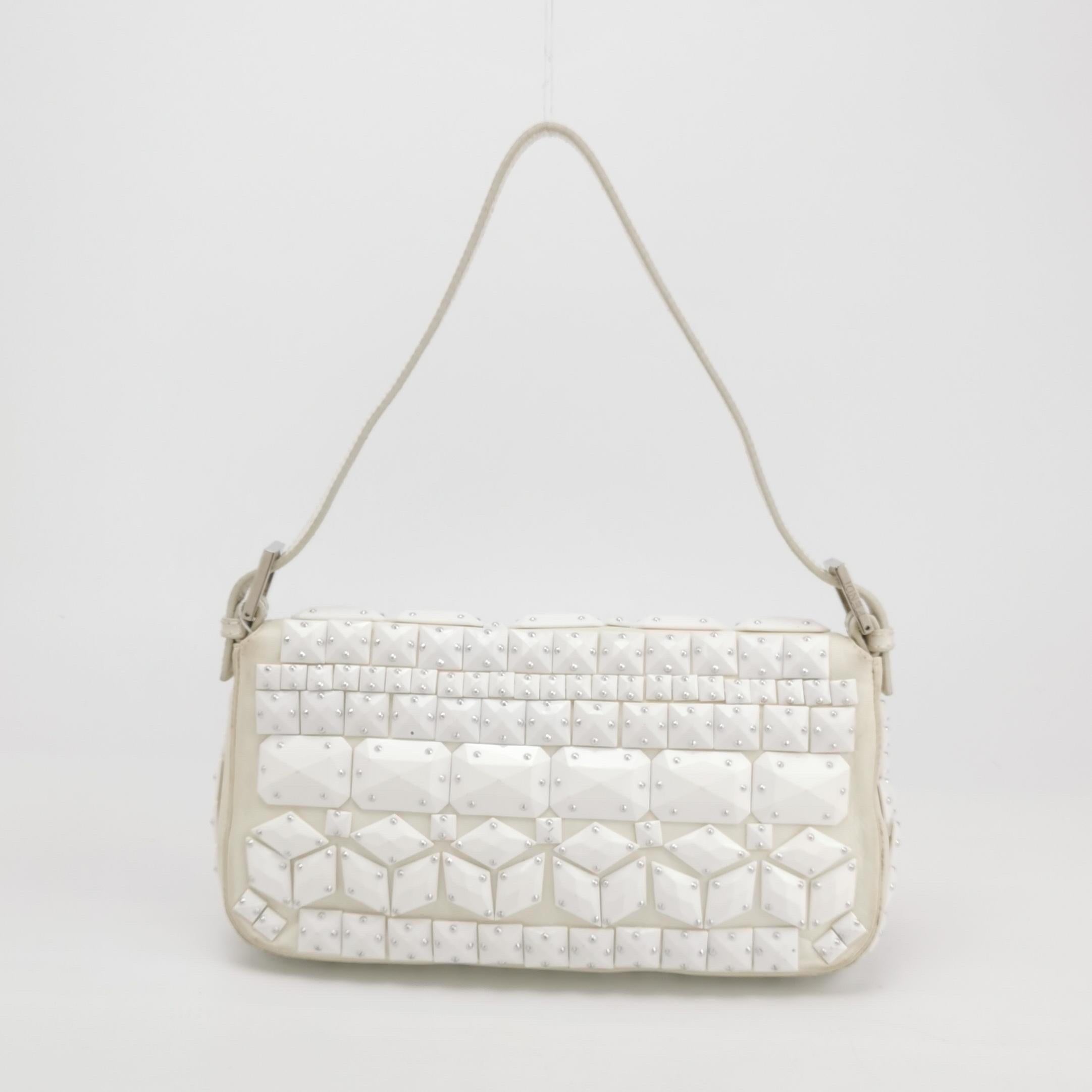 Women's FENDI Baguette 1997 White Leather and Stones Zucca Interior Shoulder Bag For Sale