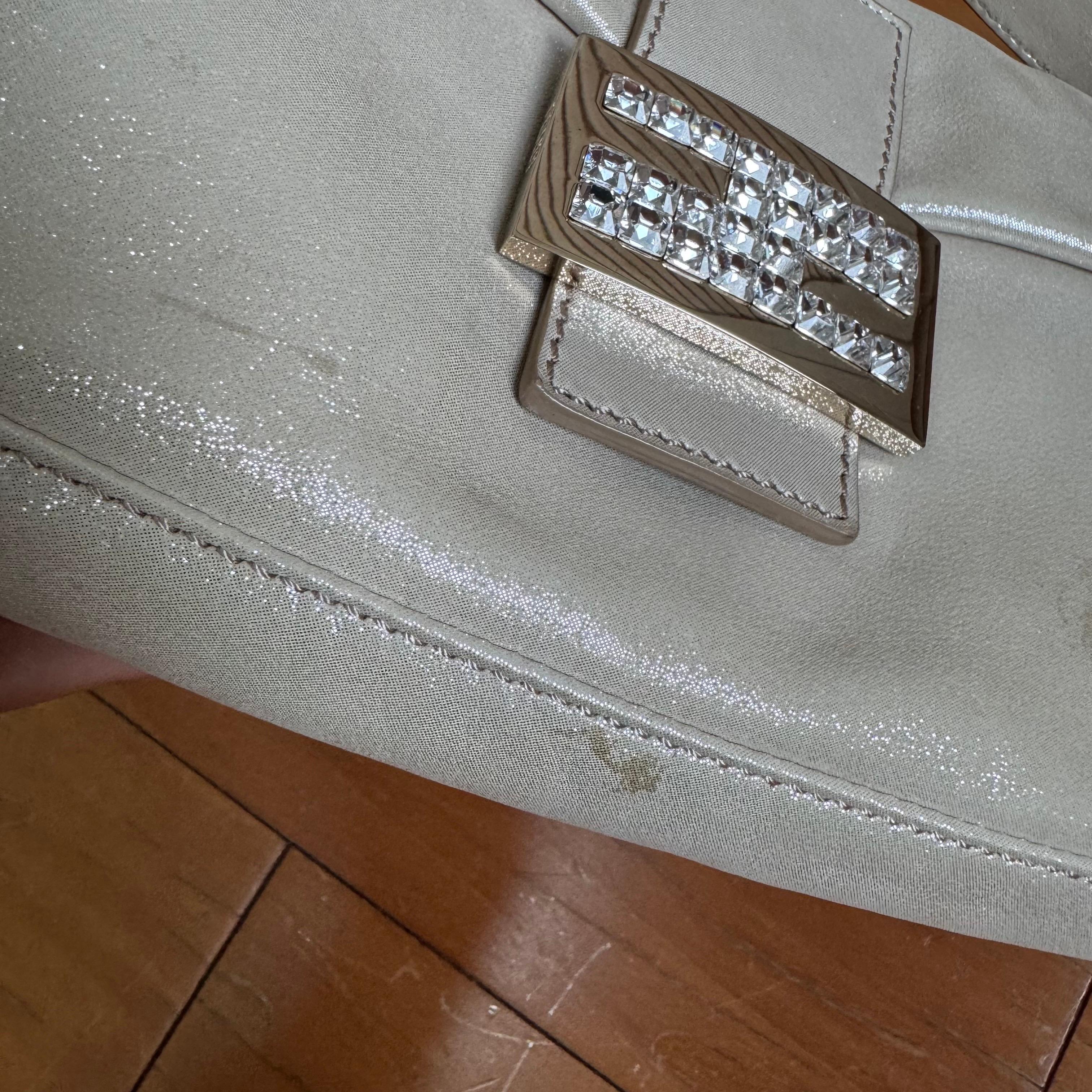 FENDI Baguette 1997 White Pearlescent Fabric Crystal Buckle Shoulder Bag 6