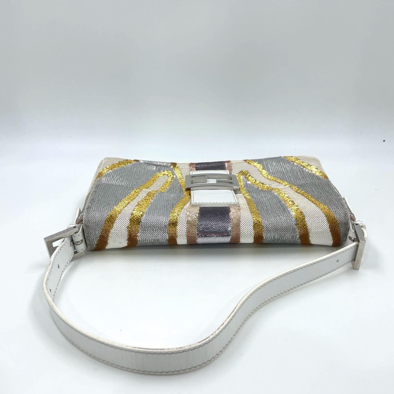 da uomo o donna Fendi Baguette 1997 Zebra-Stripe Sequin Bianco e Silver in vendita
