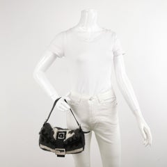 Fendi Baguette Bag Grey and White Wool Knit Shoulder Bag