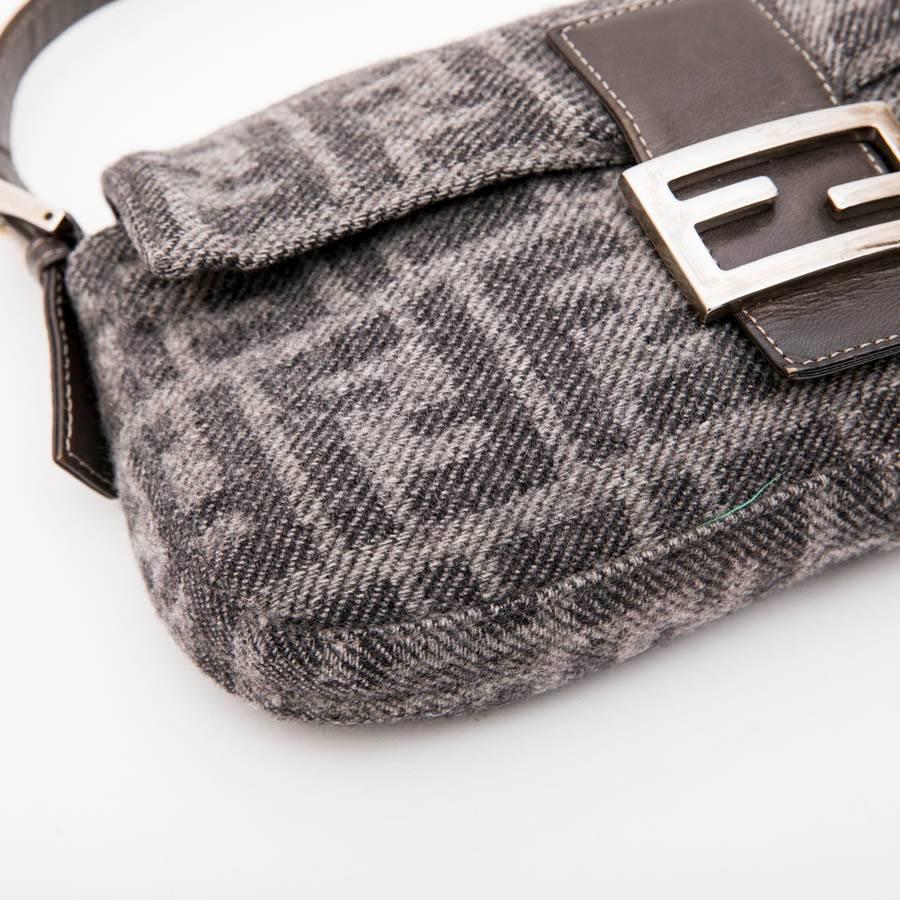 FENDI Baguette Bag in Gray Monogram Wool In Good Condition In Paris, FR
