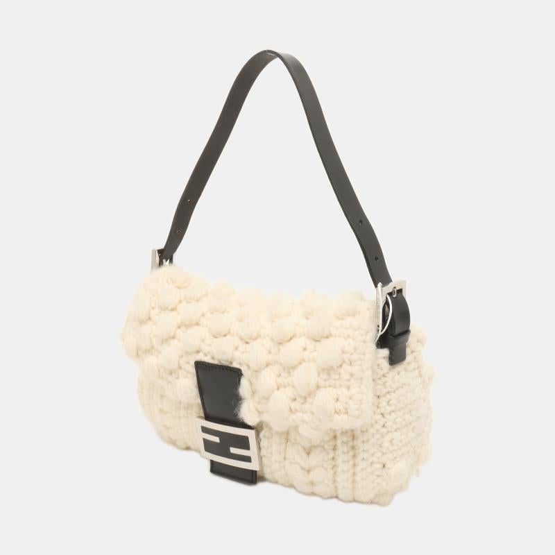 Fendi Baguette Bag White Crochet Knit Wool Pompom Shoulder Bag In Good Condition In AUBERVILLIERS, FR