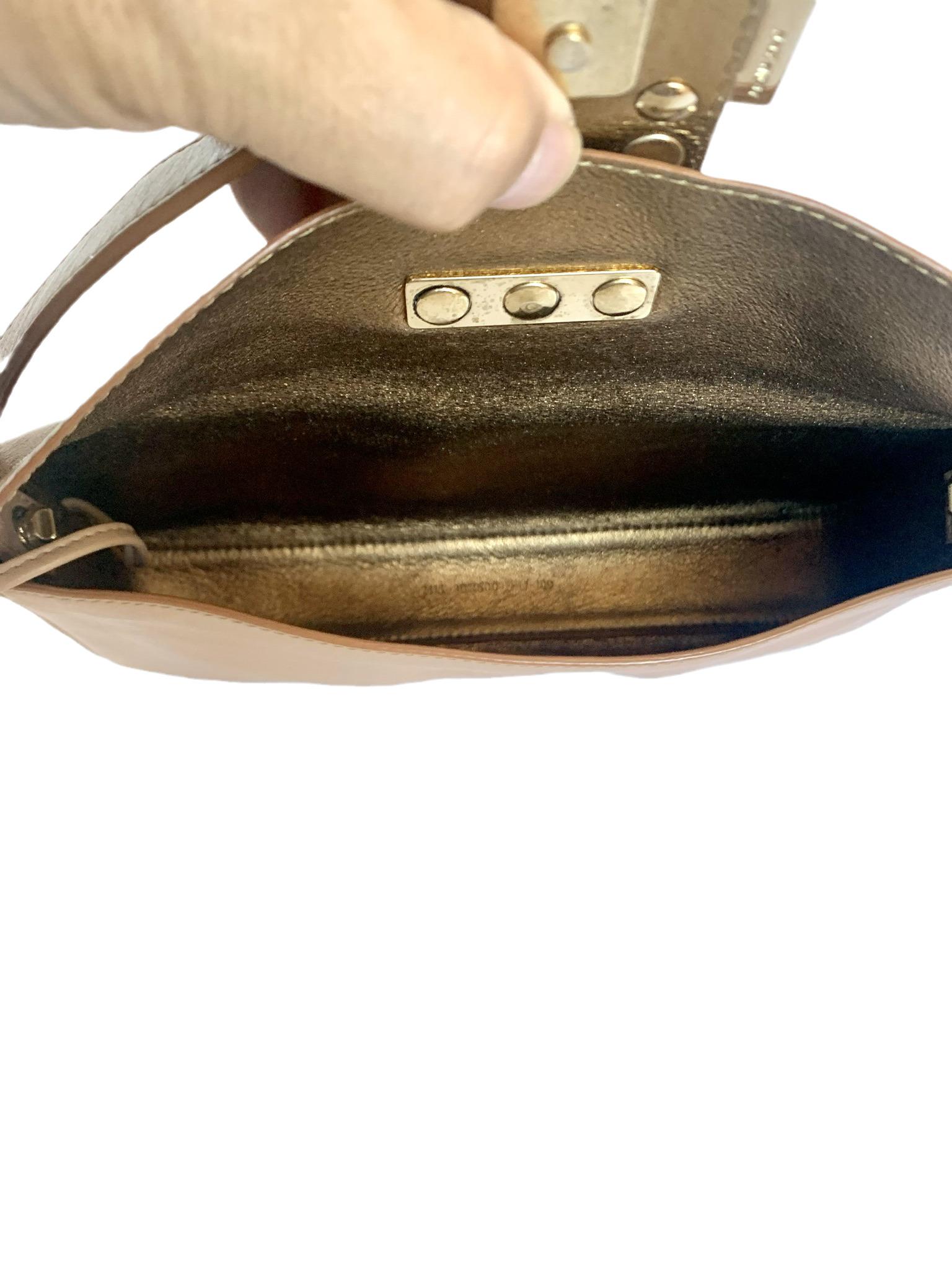 Fendi Baguette Beige Leder mit goldener Nietenschnalle aus Metallschnalle 5
