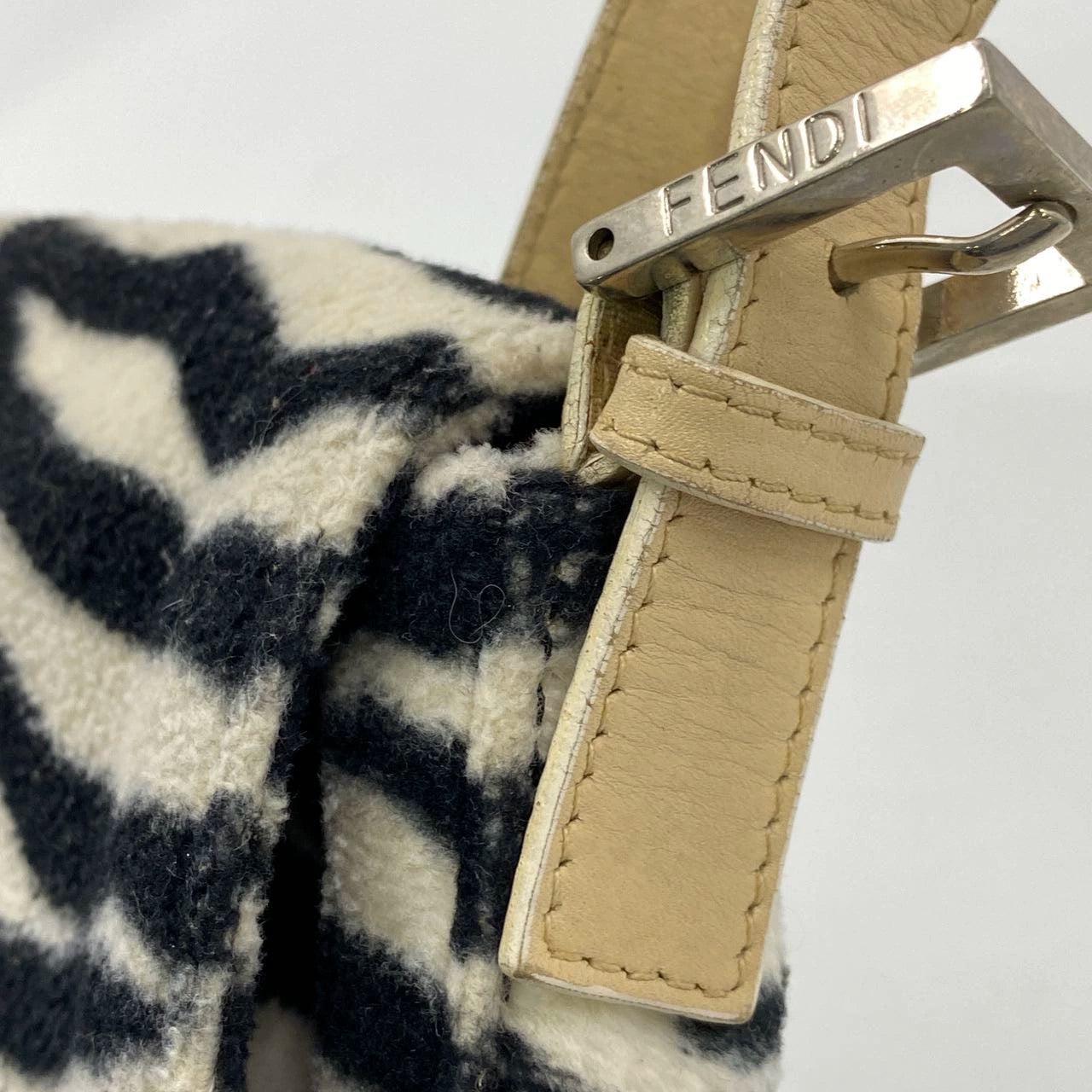 Fendi Baguette in Black e White Zebra Print Fleece Fibbia Rossa in vendita 9