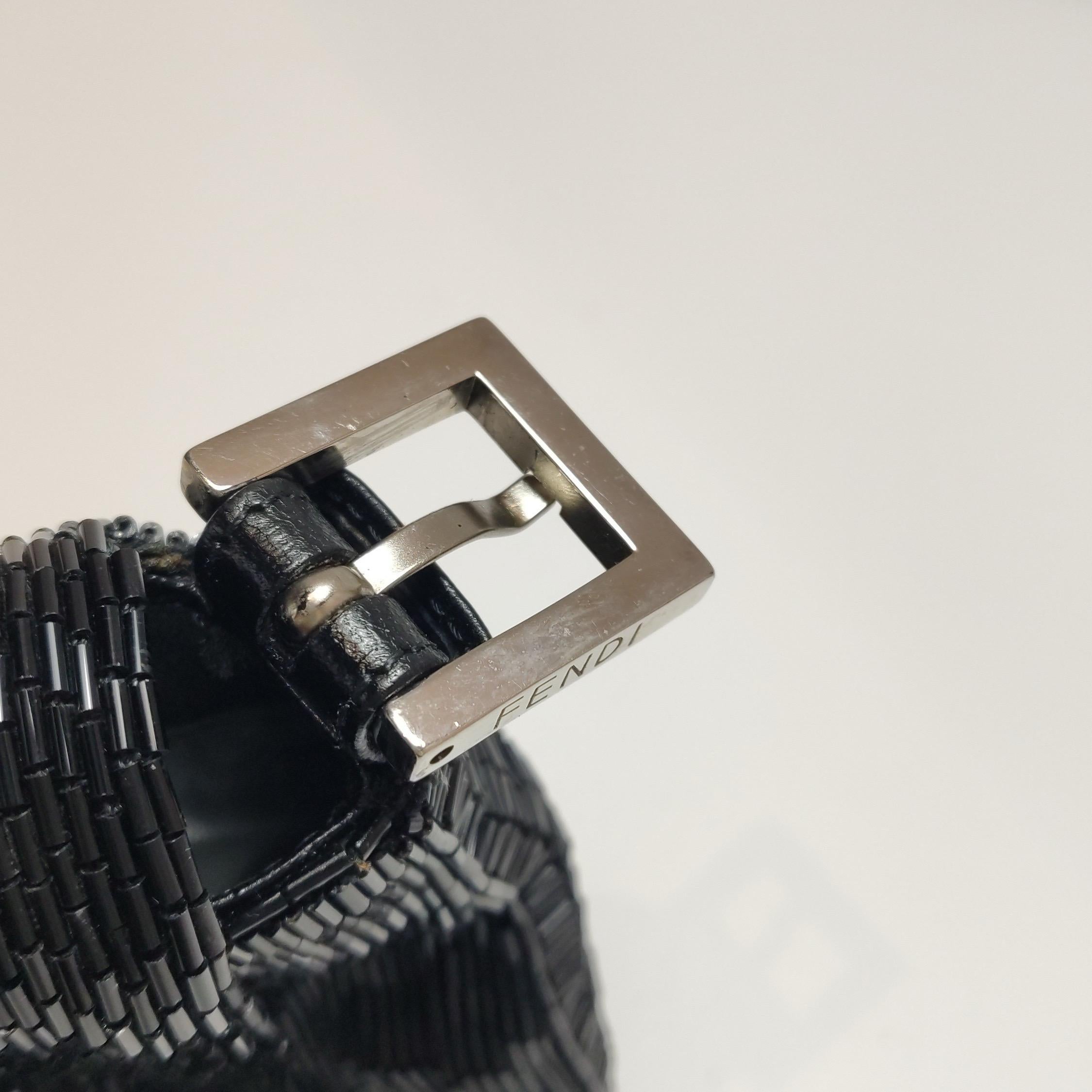 Fendi Baguette Borsa a tracolla nera con perline a cascata scintillanti in vendita 8