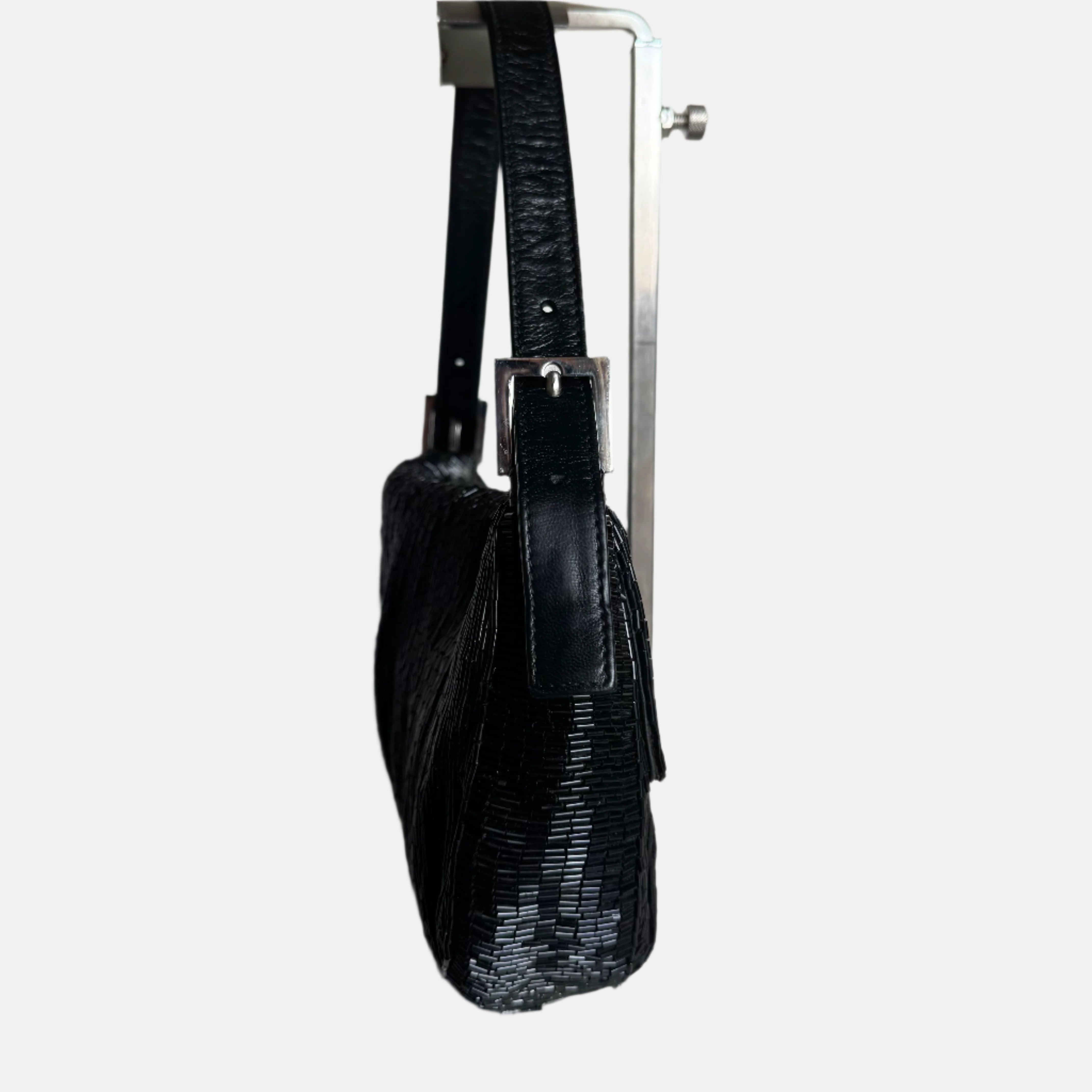 Fendi Baguette Black Glittering Waterfall Beads Shoulder Bag In Good Condition For Sale In AUBERVILLIERS, FR