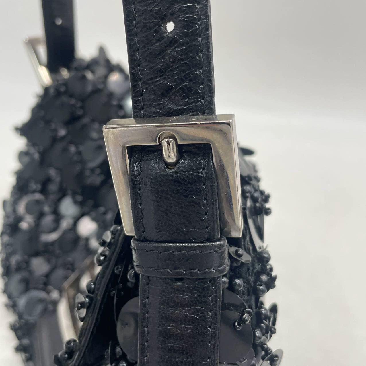 Fendi Baguette Black Swan Feather-like Sequins Beaded Shoulder Bag For Sale 8