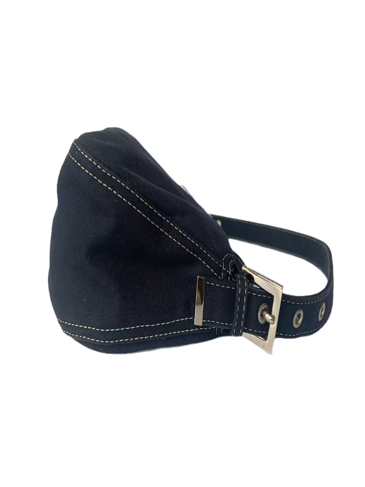 Women's FENDI Baguette Blue Denim Navy Shoulder Bag with Enamel Buckle For Sale