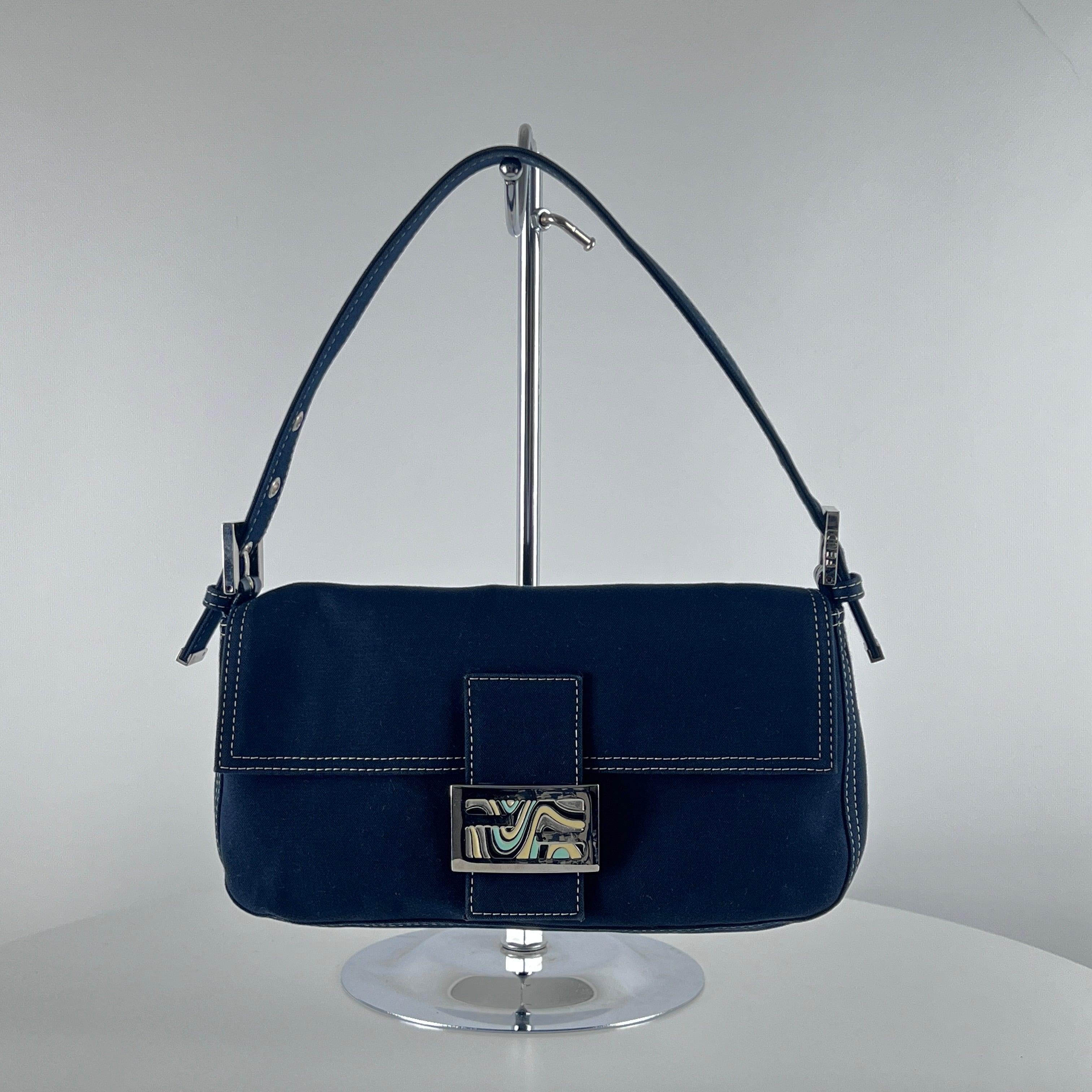 Noir Fendi Baguette Blue Denim Shoulder Bag Silver-Tone en vente