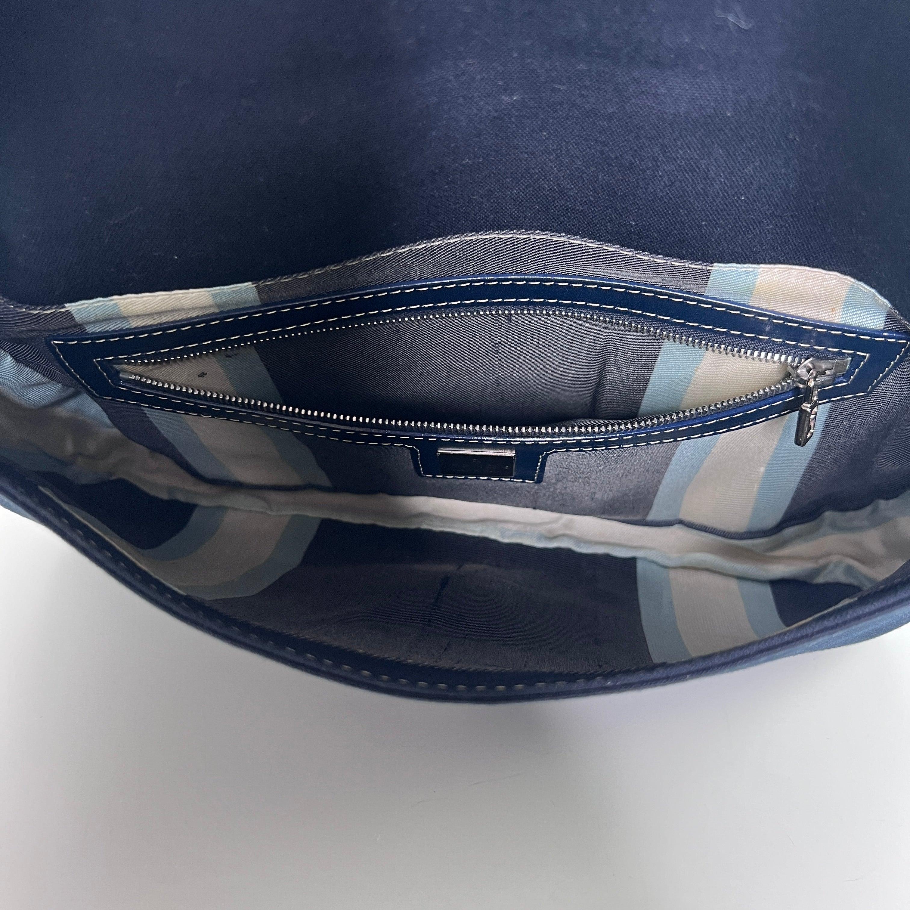 Fendi Baguette Blue Denim Shoulder Bag Silver-Tone en vente 3