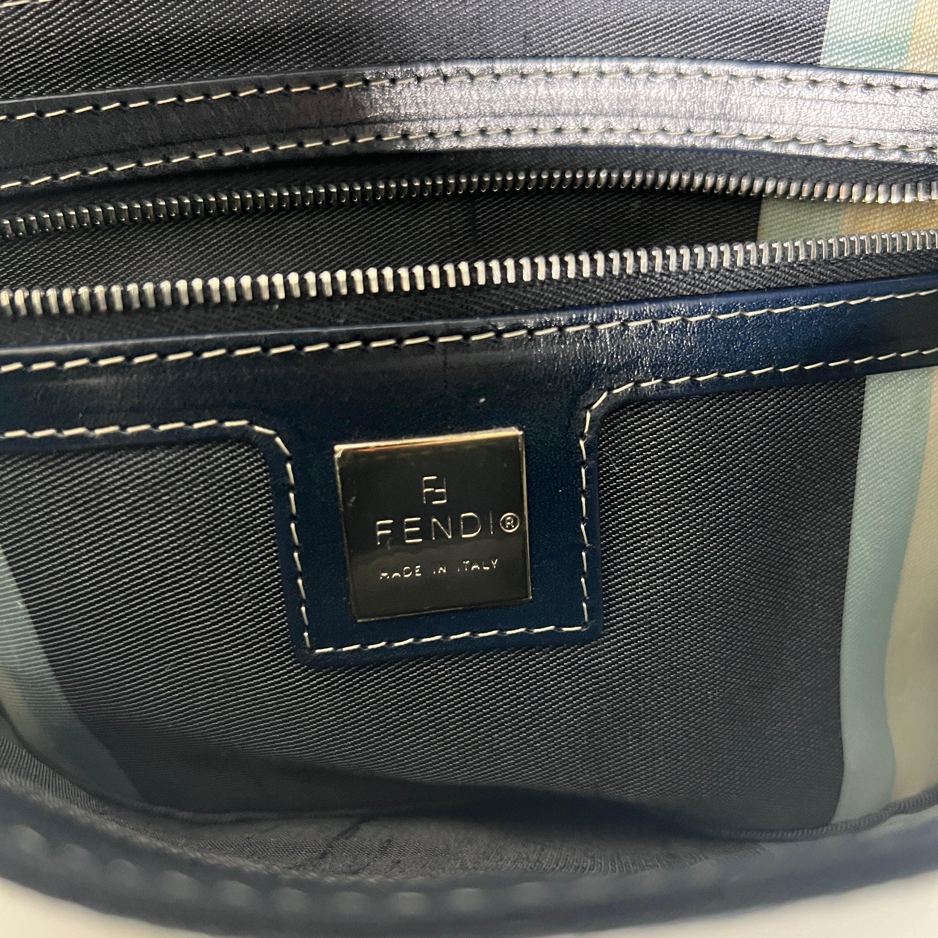 Fendi Baguette Blue Denim Shoulder Bag Silver-Tone en vente 4