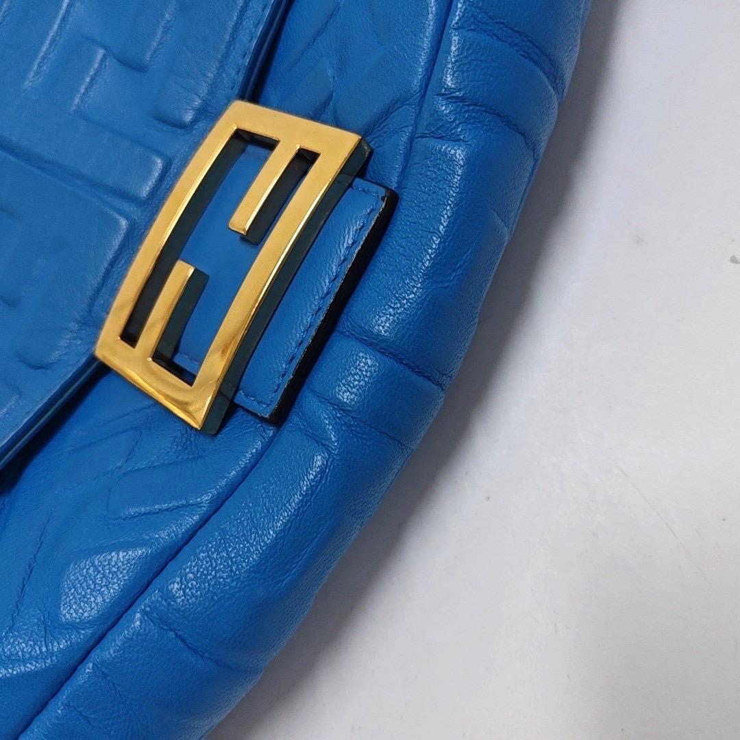 Fendi Baguette Blue Lambskin Leather Crossbody Bag Medium For Sale 10