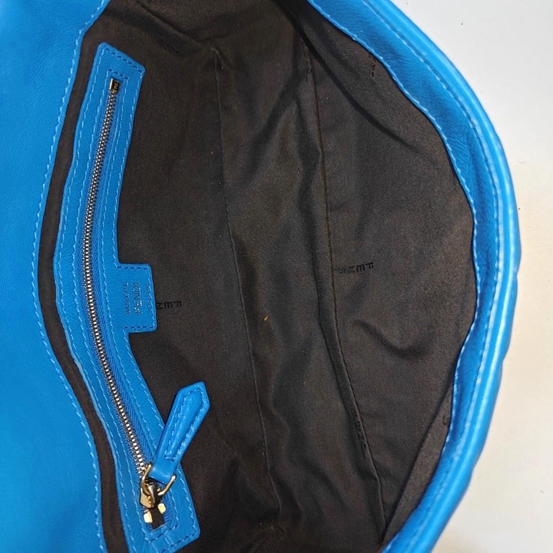 Fendi Baguette Blue Lambskin Leather Crossbody Bag Medium For Sale 2