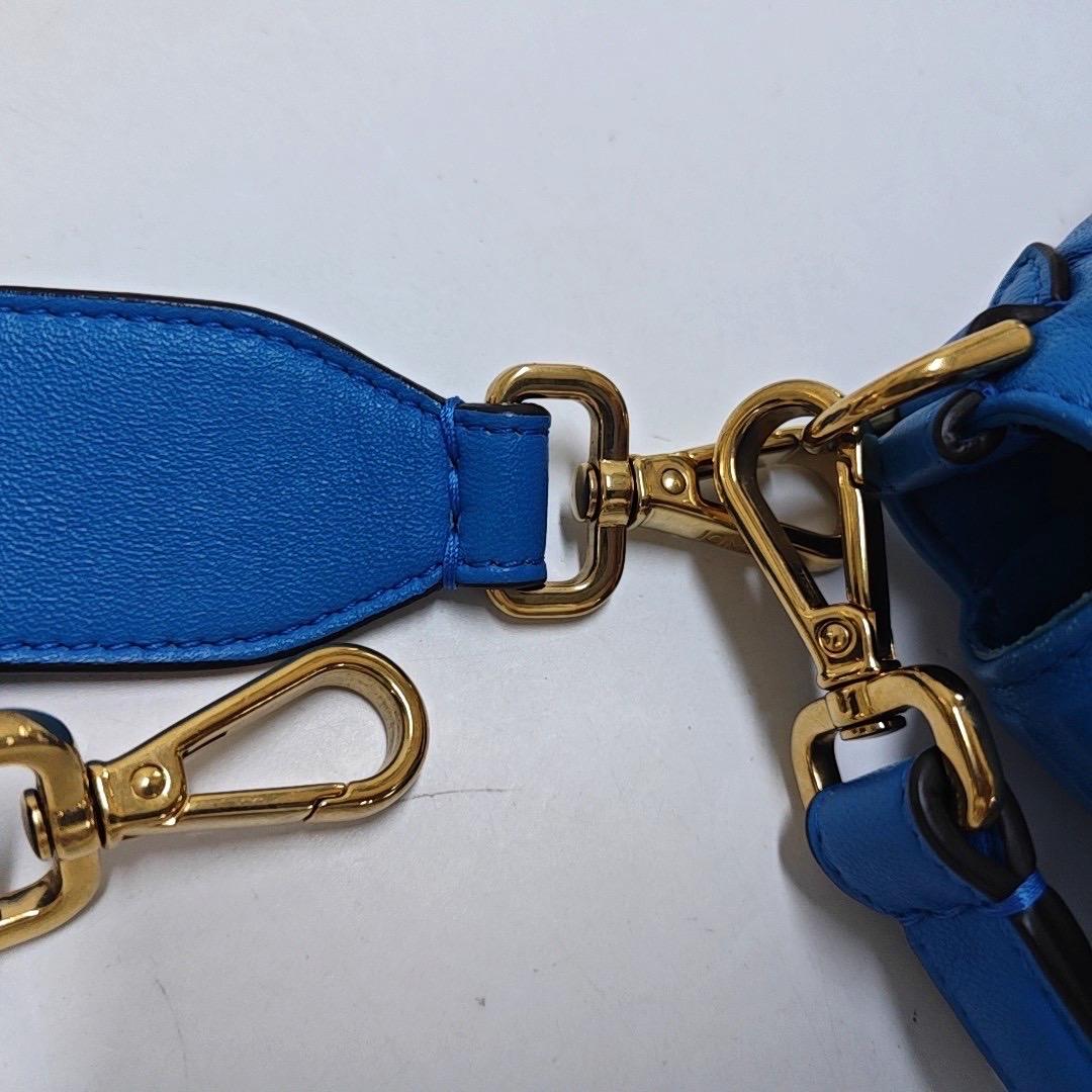 Fendi Baguette Blue Lambskin Leather Crossbody Bag Medium For Sale 4
