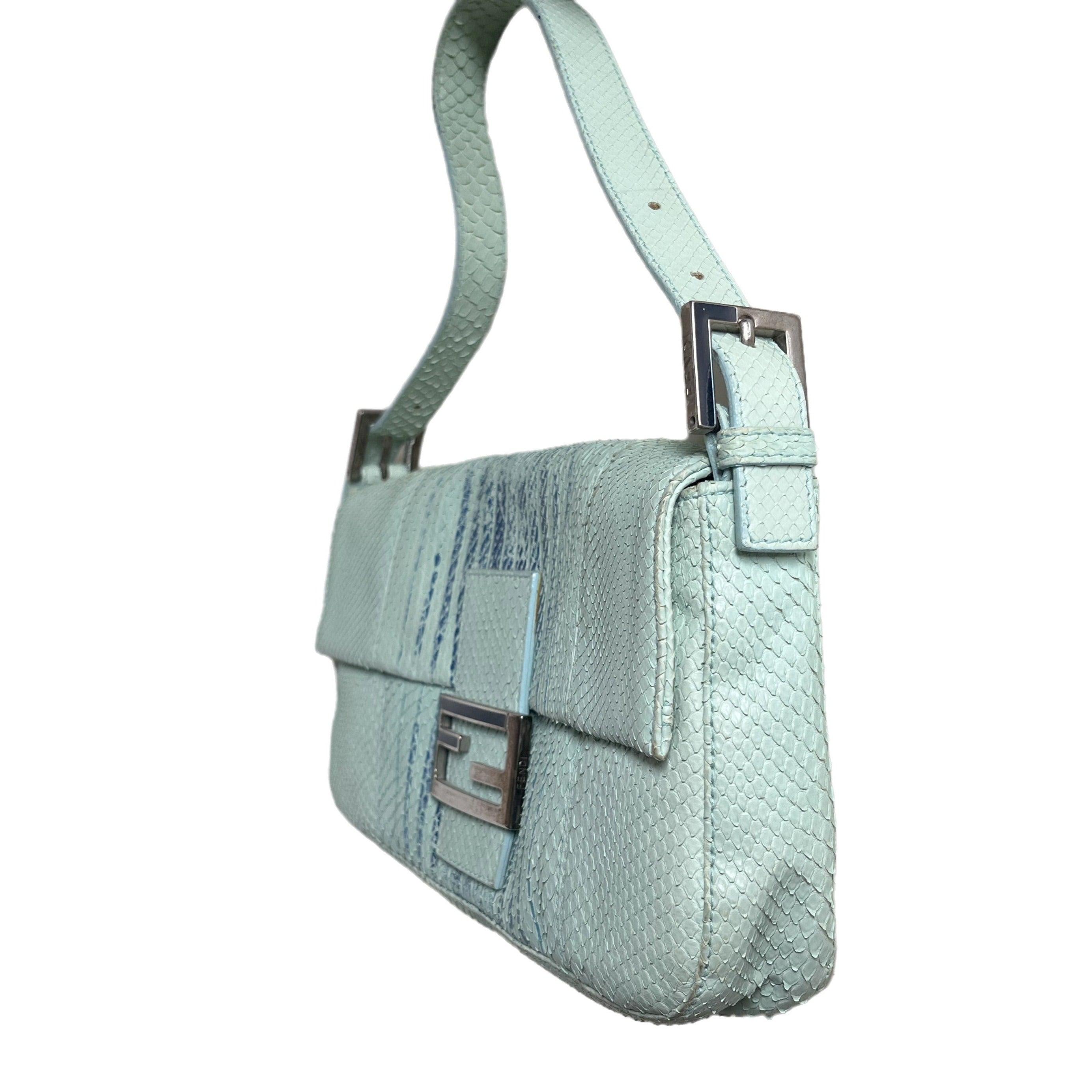 Fendi Baguette Blue Teal Python-skin Leather Shoulder Bag In Good Condition For Sale In AUBERVILLIERS, FR