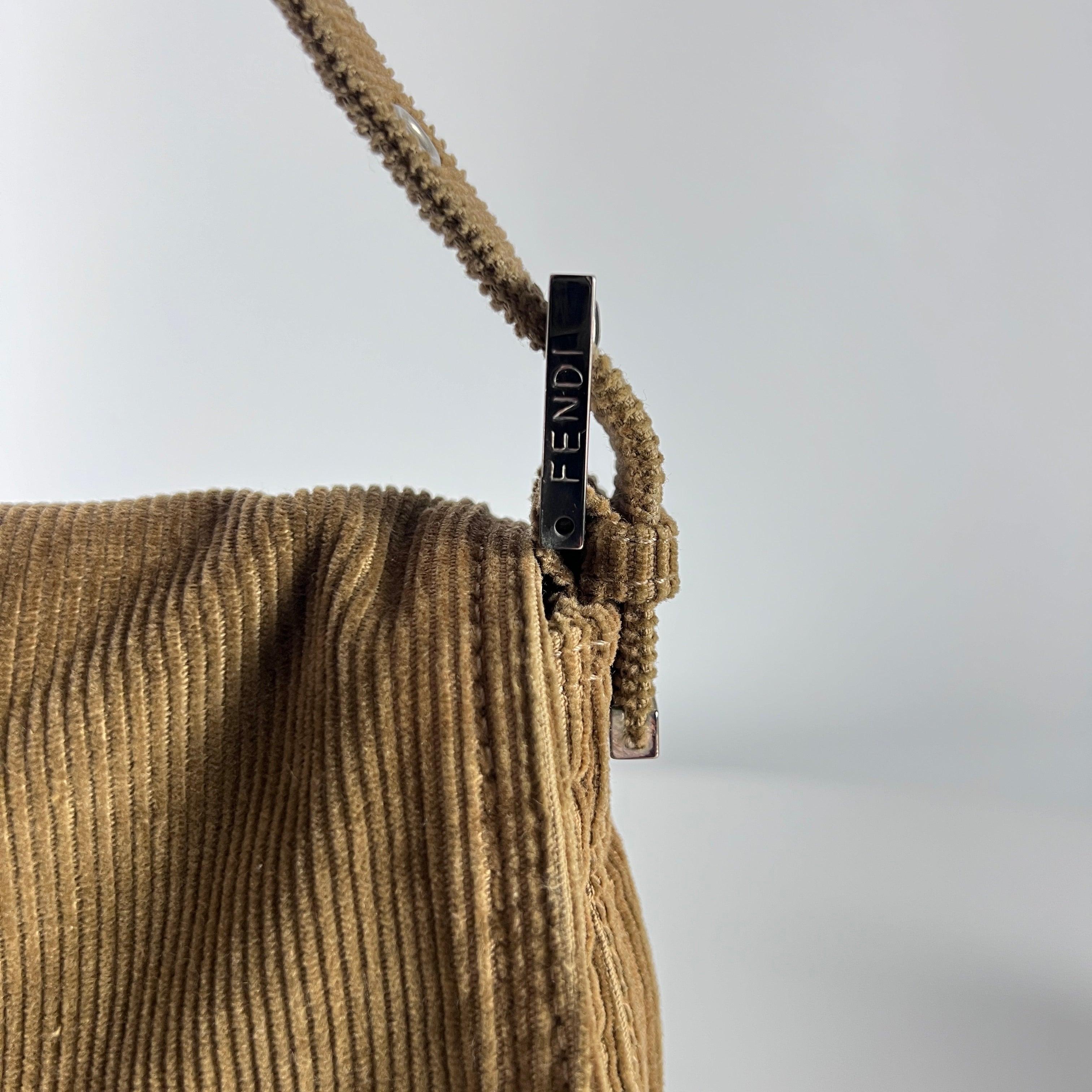 Fendi Baguette Brown Suede Shoulder Bag en vente 6