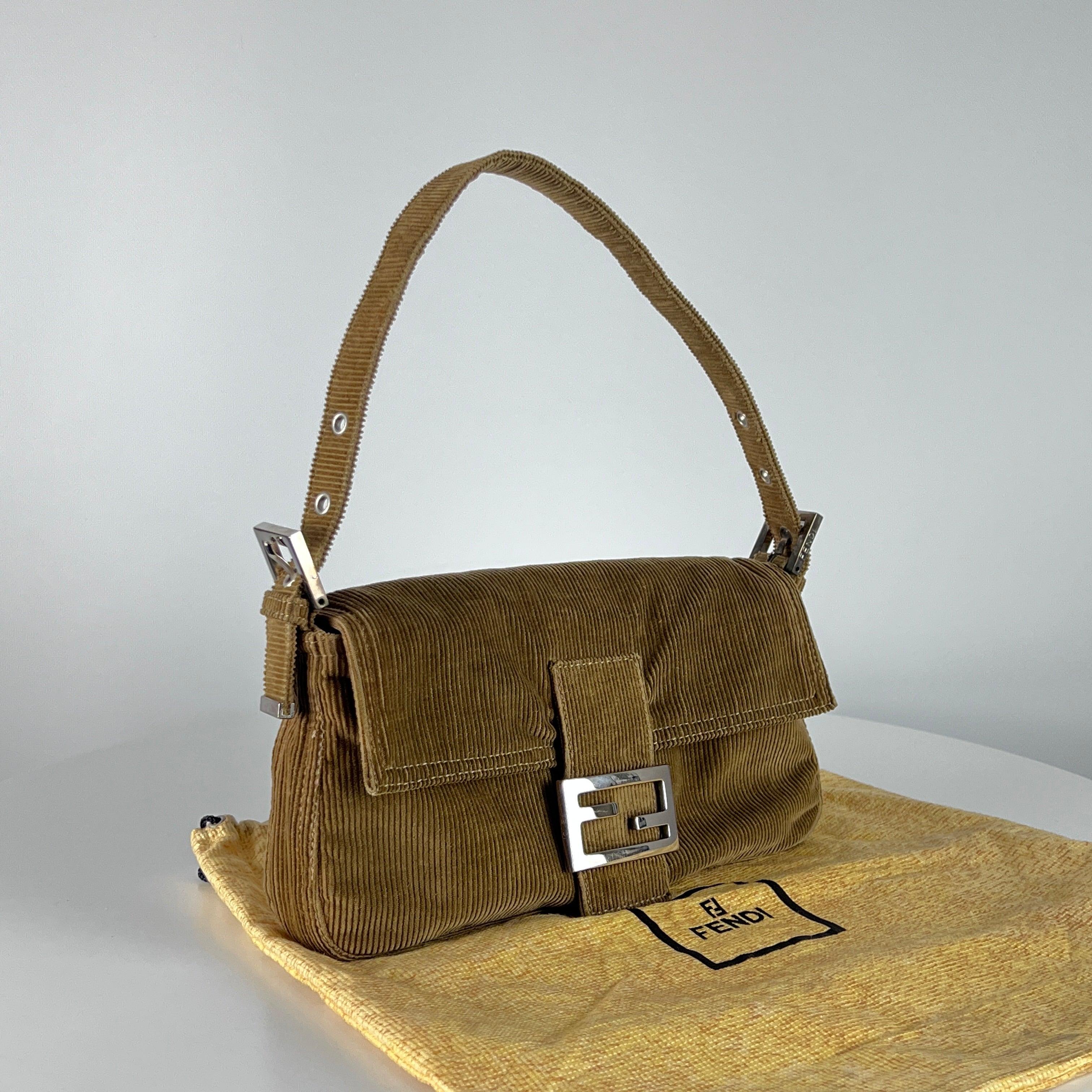 Marron Fendi Baguette Brown Suede Shoulder Bag en vente