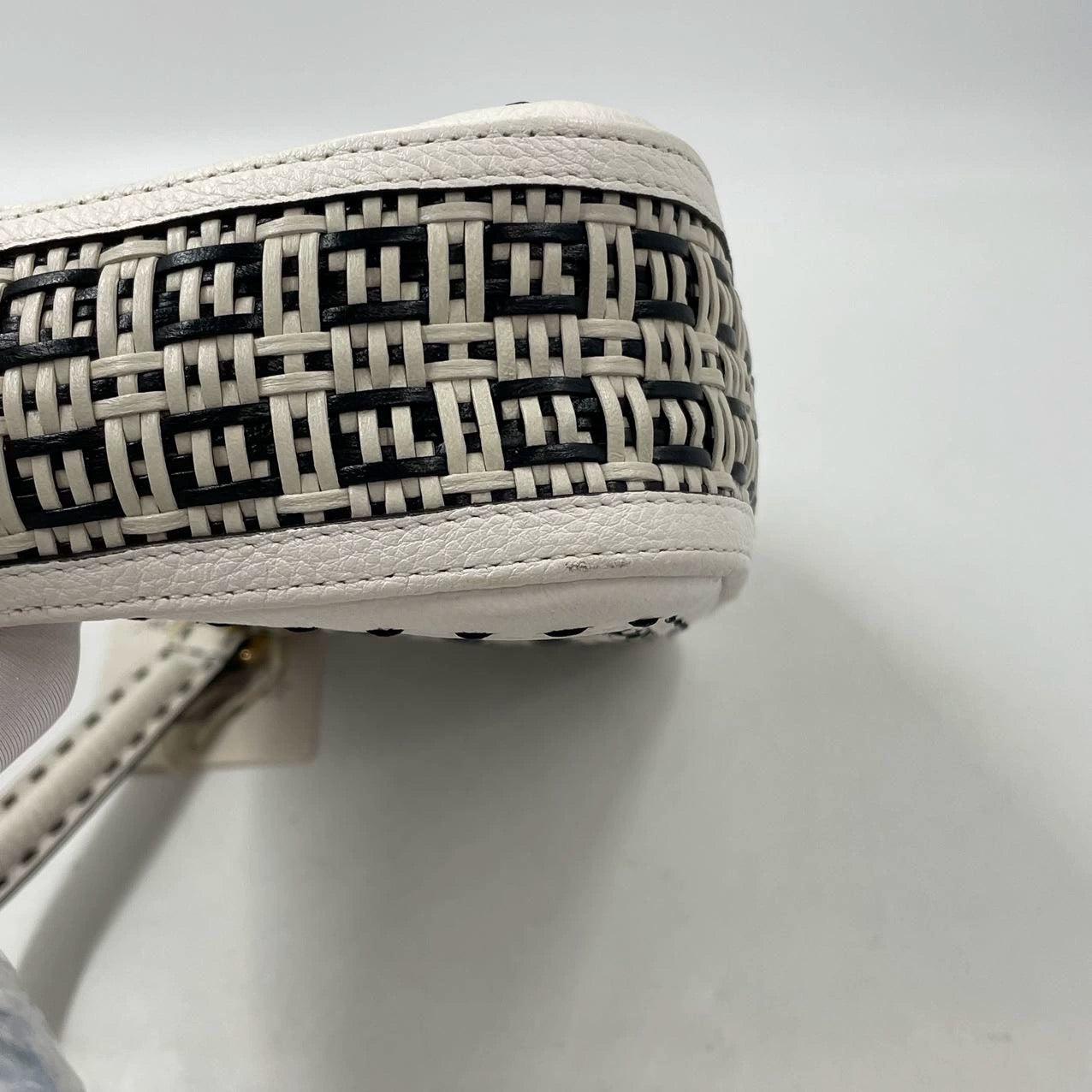 Fendi Baguette Calfskin Leather Weave Black and White Crossbody Bag 11